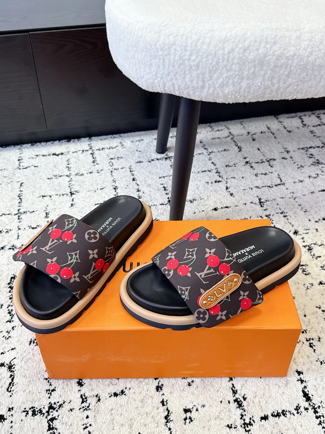 Шлепанцы Женские Louis Vuitton 1752817