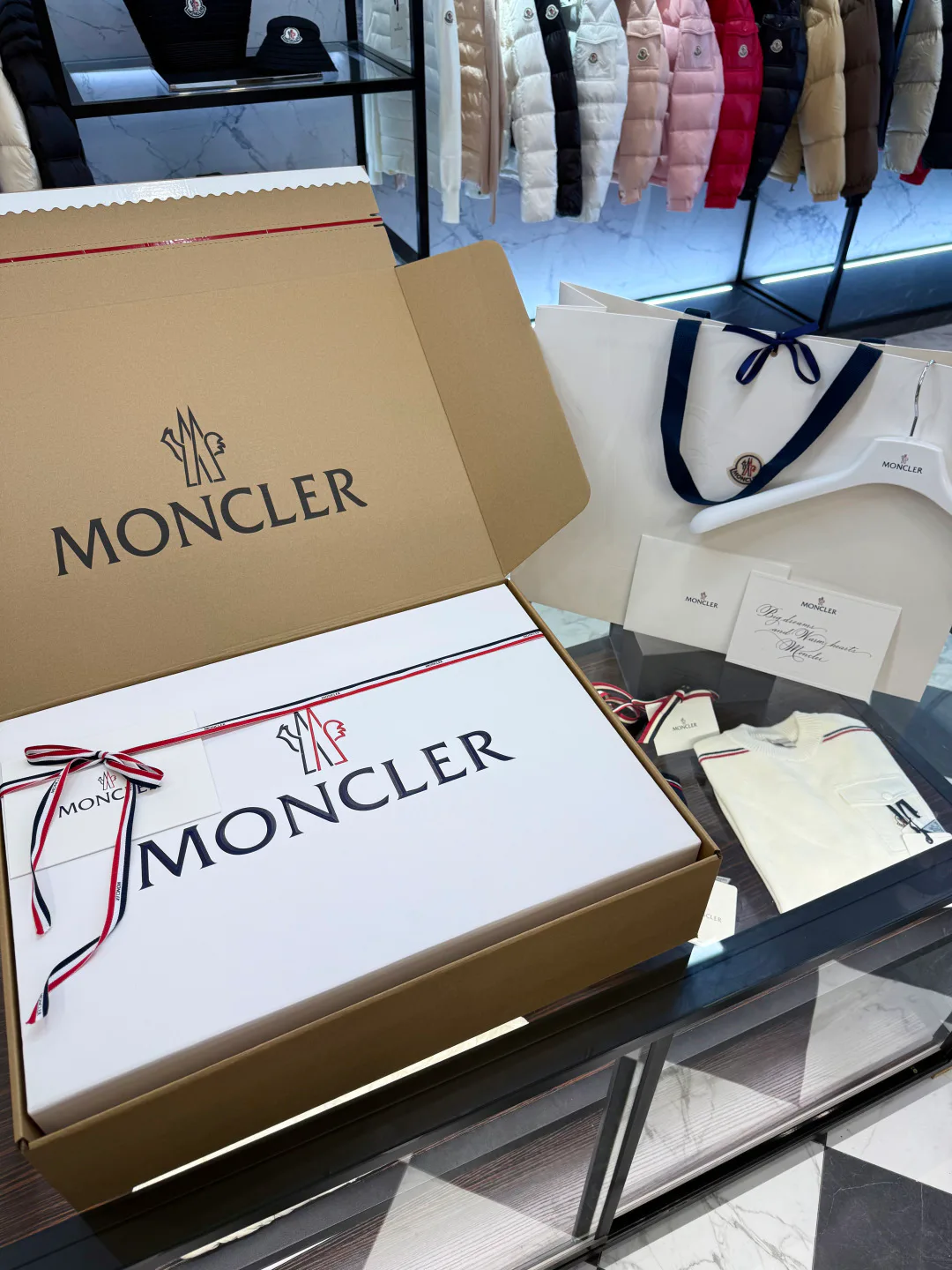 Куртки И Пуховики Женские Moncler 18741156