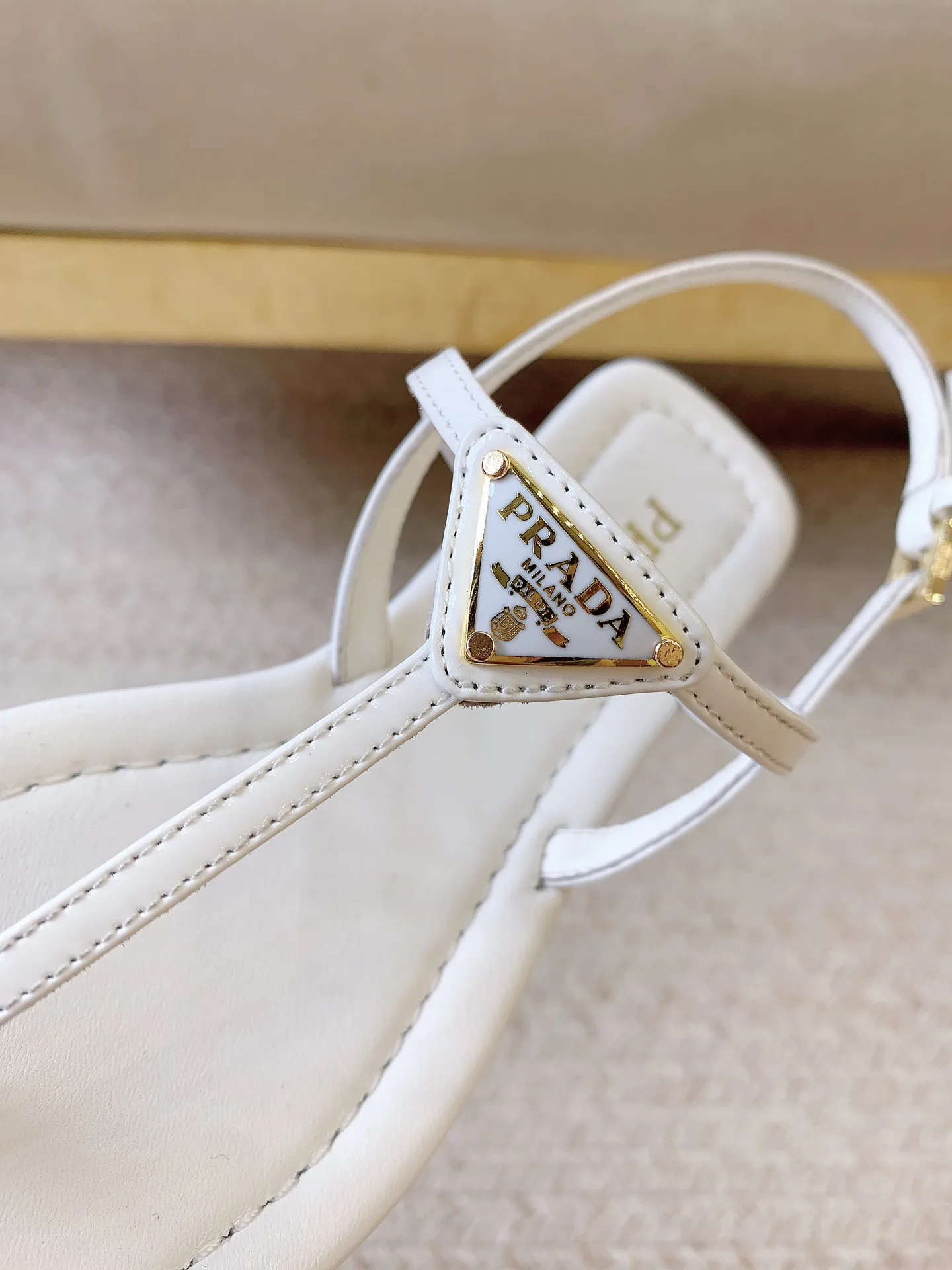 Босоножки Женские Prada 17802472