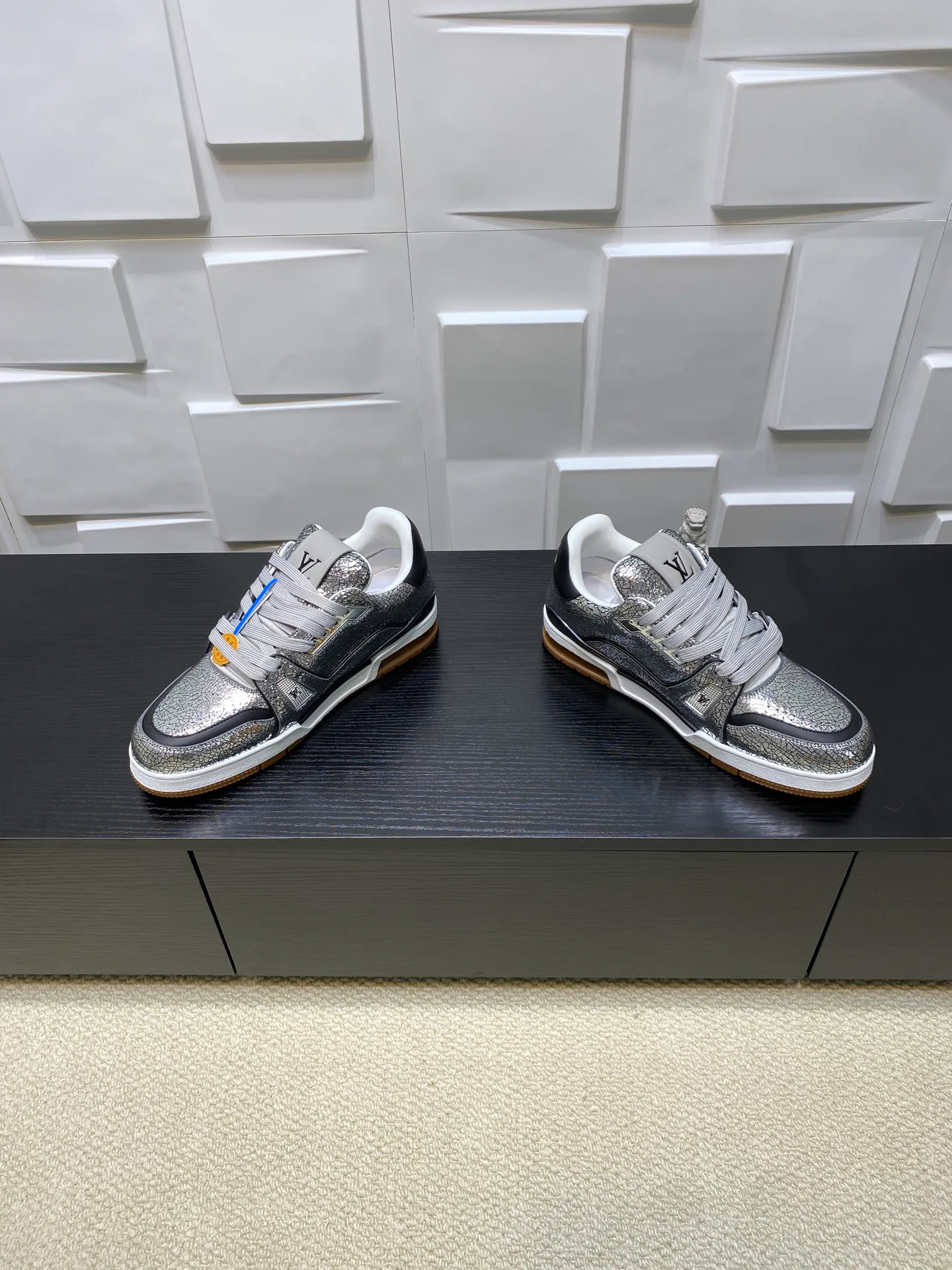 Кроссовки Женские Louis Vuitton 11437277