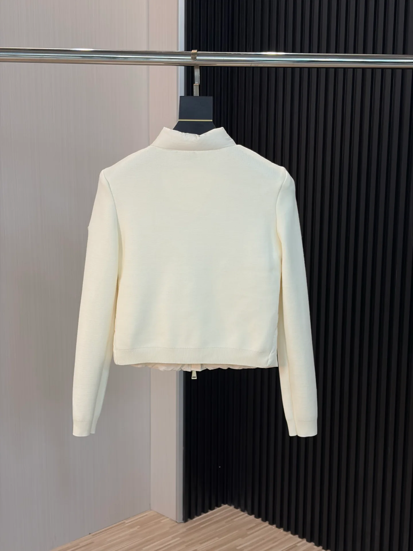 Куртки И Пуховики Женские Moncler 18673358