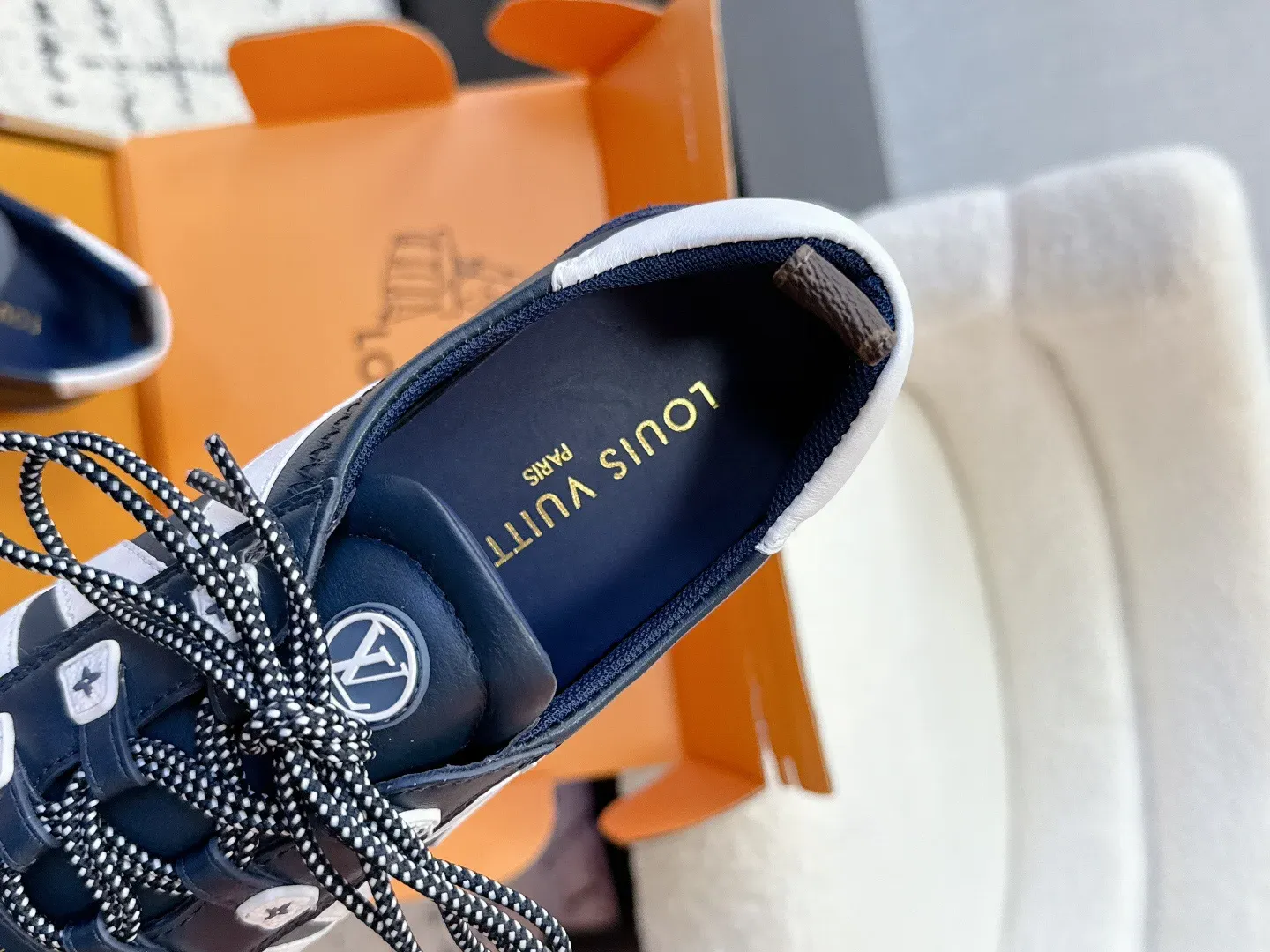 Кроссовки Женские Louis Vuitton 2471105