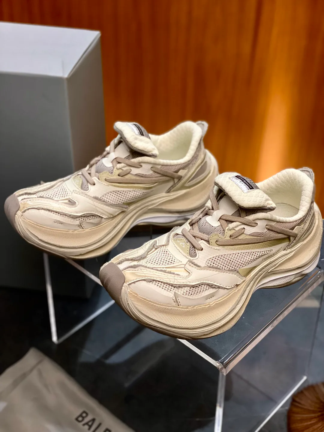 Кроссовки Женские Balenciaga 16934987