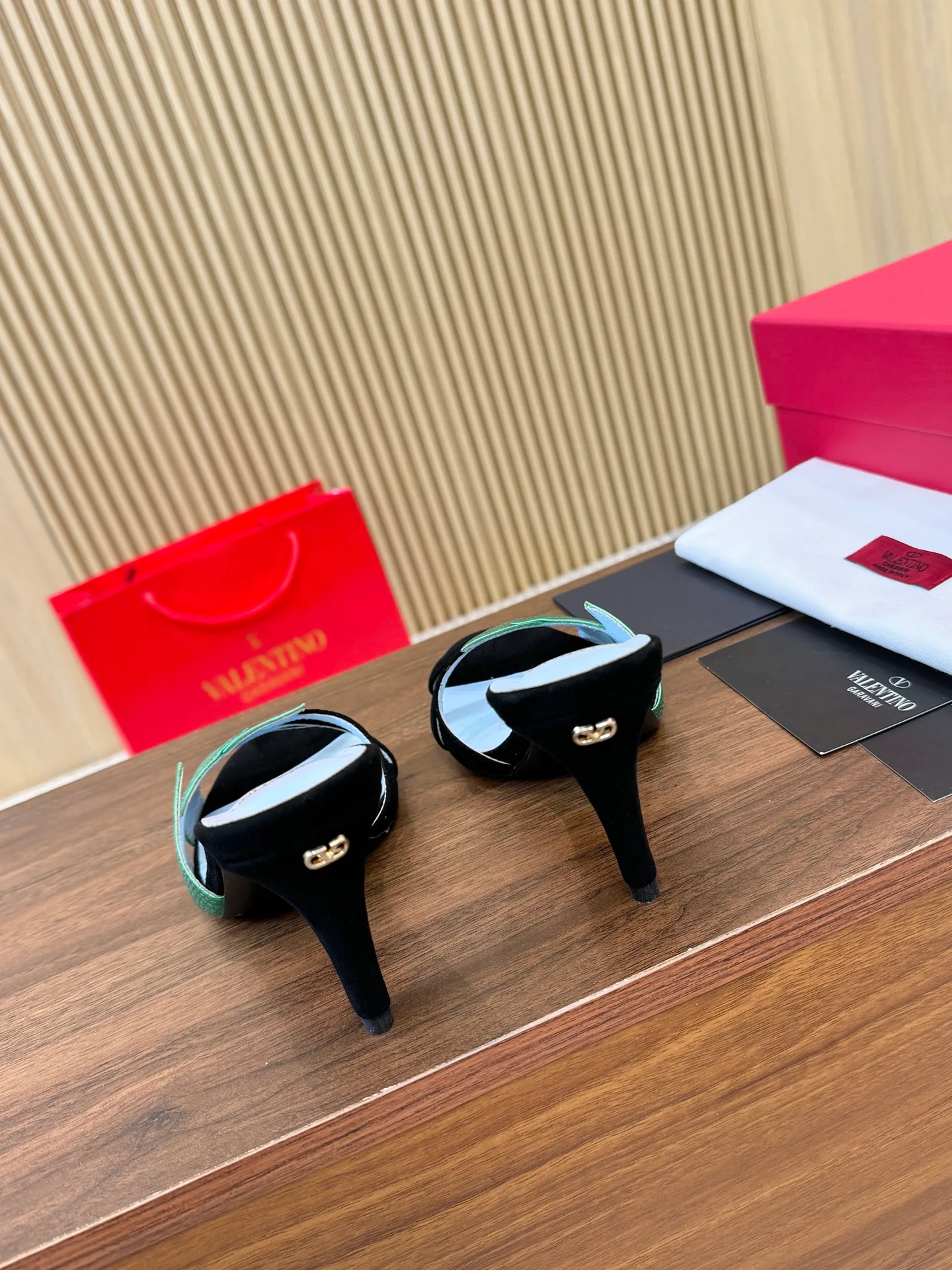 Босоножки Женские Valentino 1856052