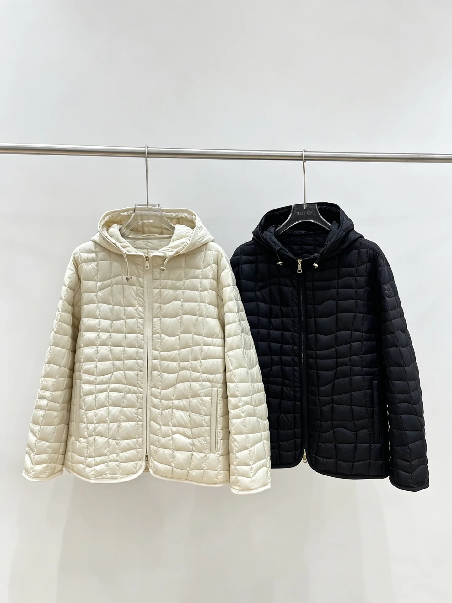 Куртки И Пуховики Женские Moncler 18849943