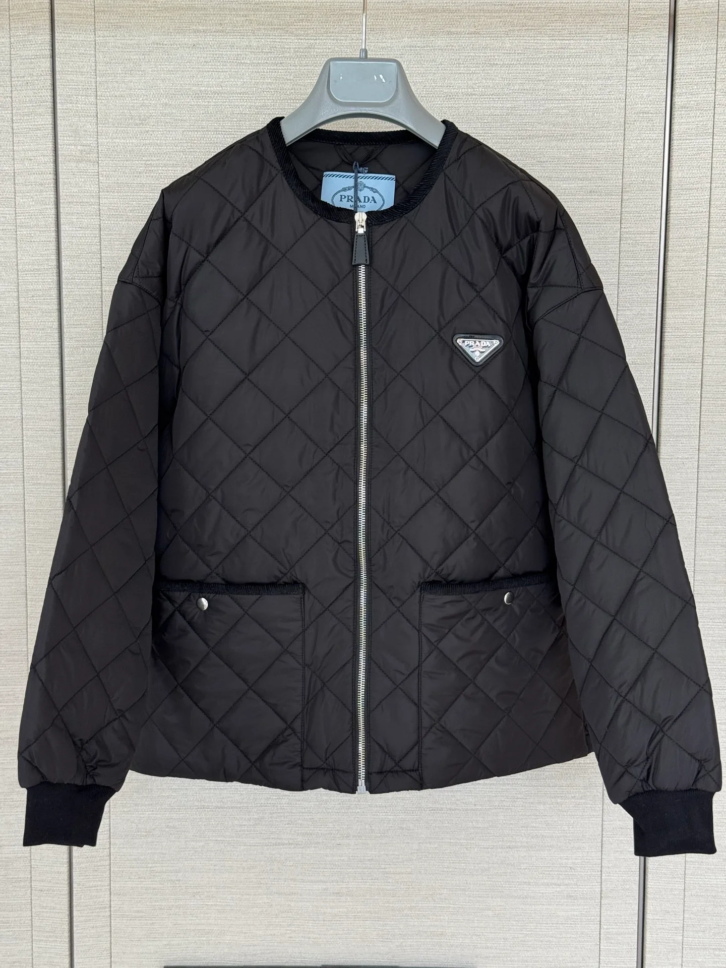 Куртки И Пуховики Женские Prada 18829673