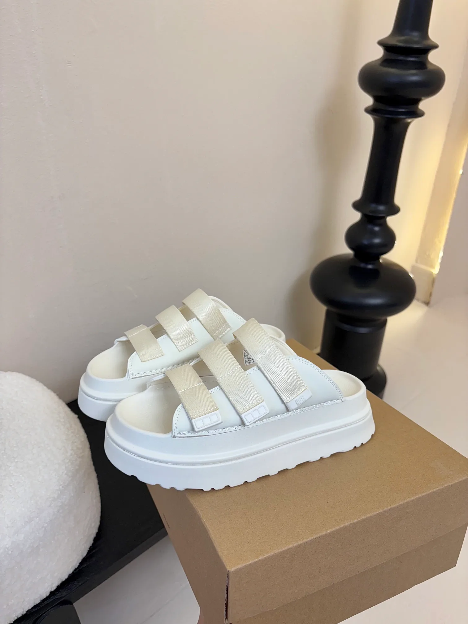 Шлепанцы Женские Ugg 302090