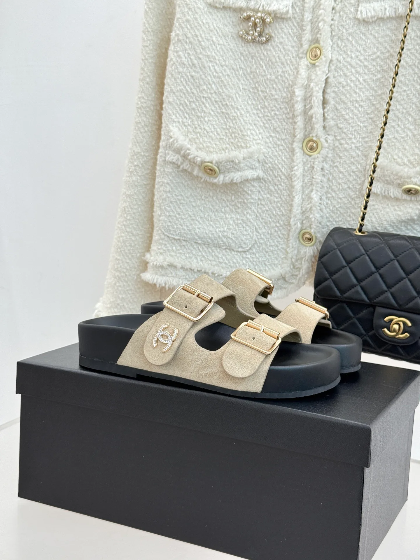 Шлепанцы Женские Chanel 11646685