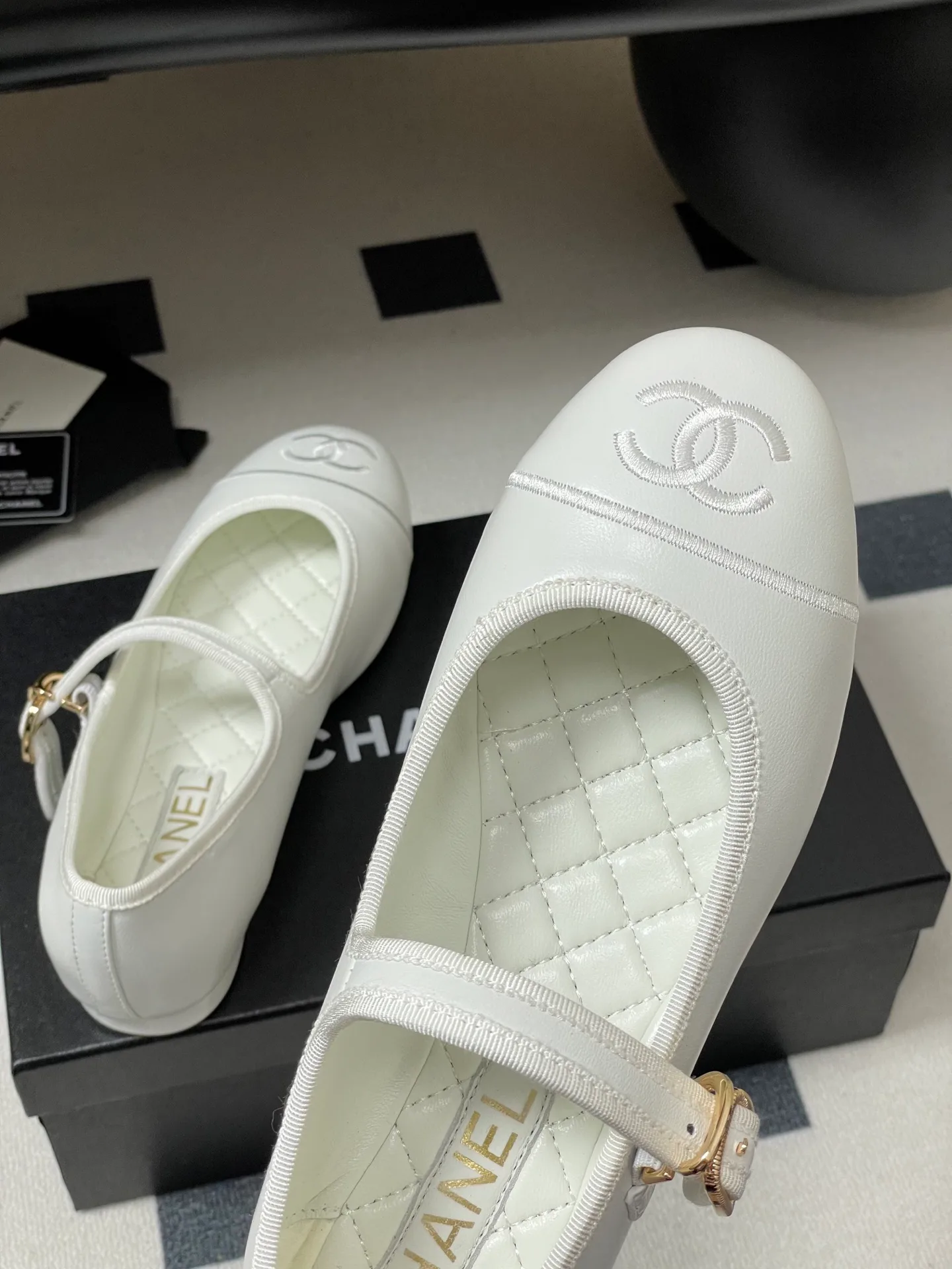 Туфли Женские Chanel 18764072