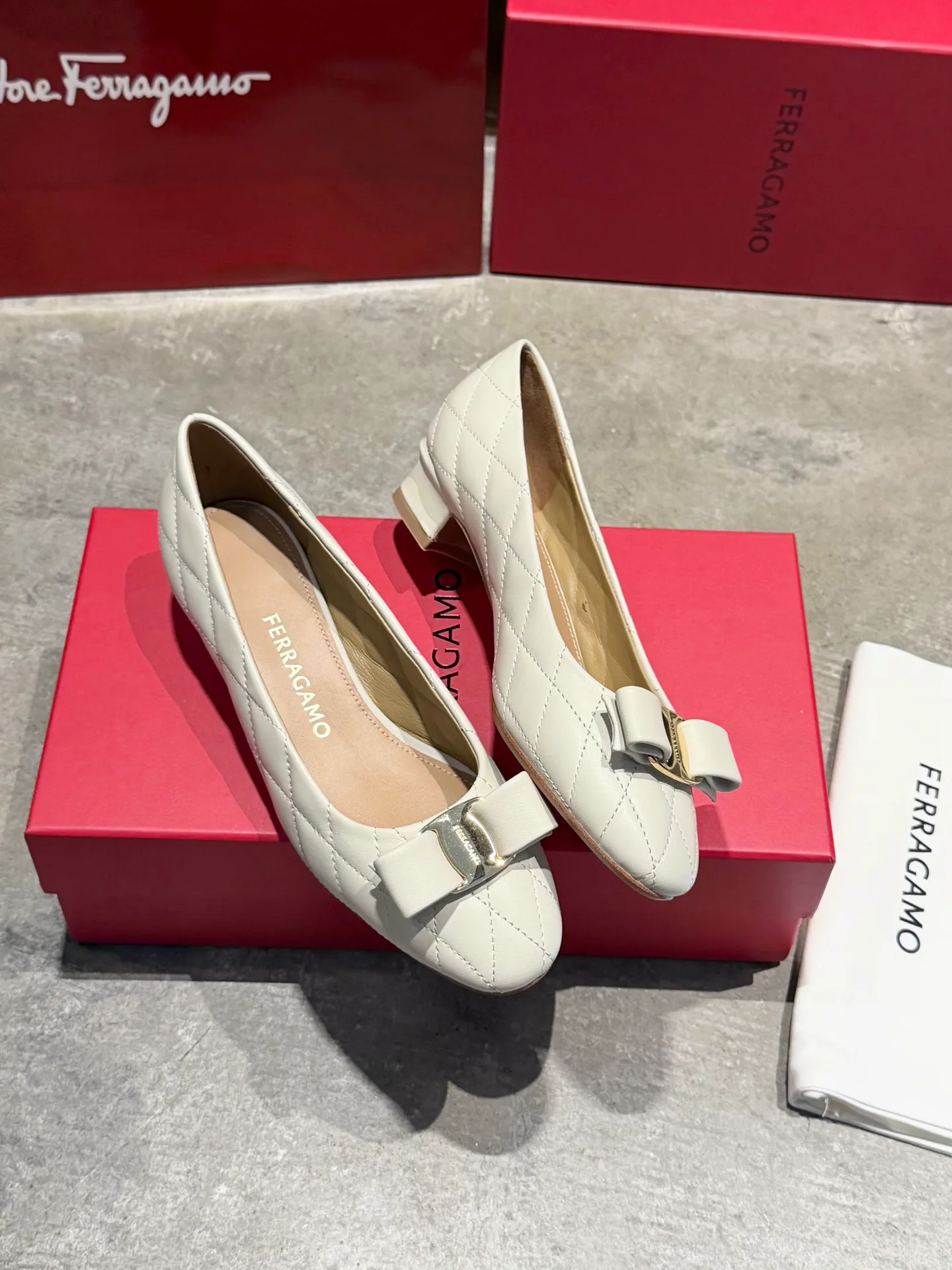 Туфли Женские Salvatore Ferragamo 17897975