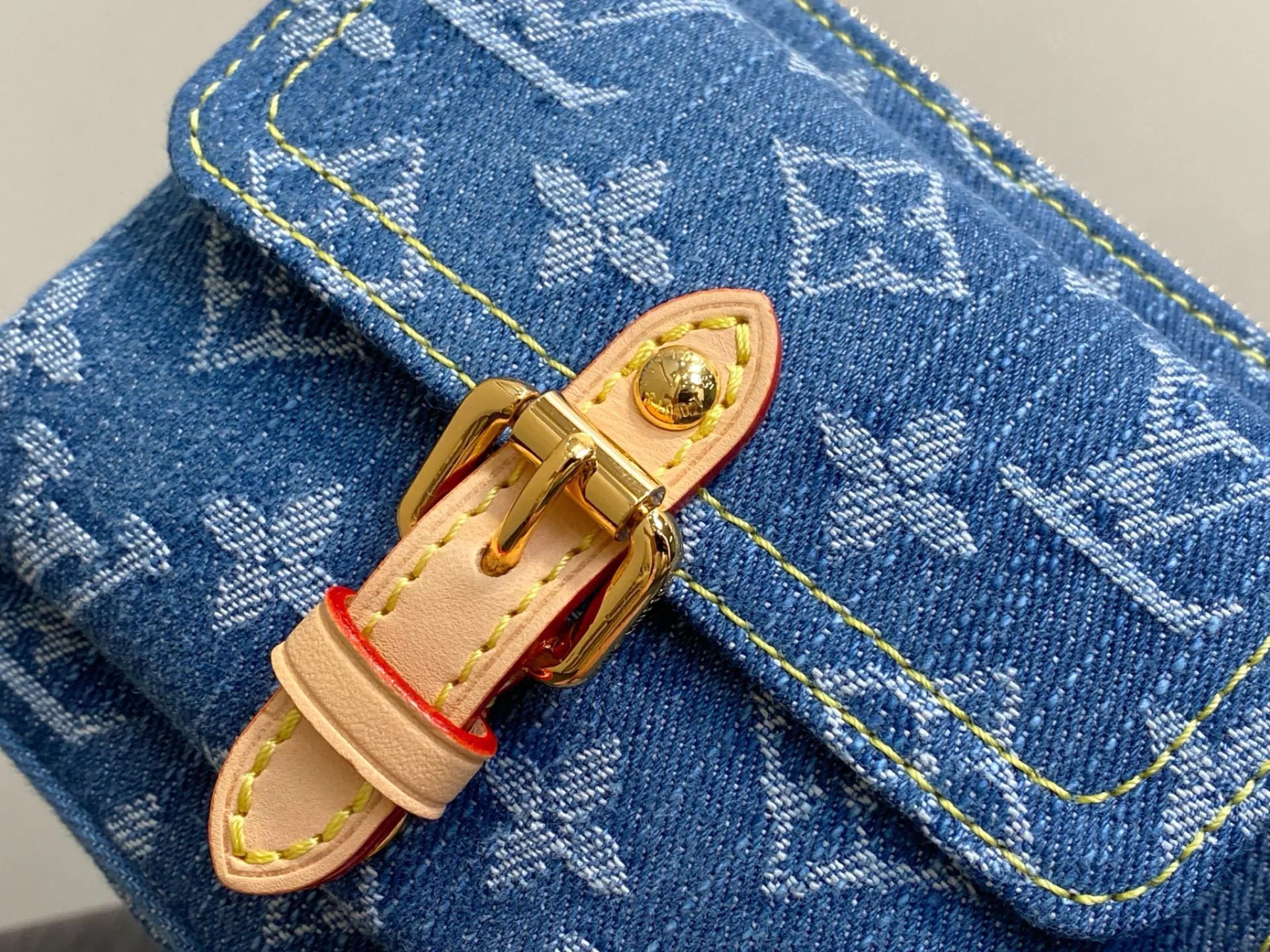 Сумки На Ремне Женские Louis Vuitton 13459889