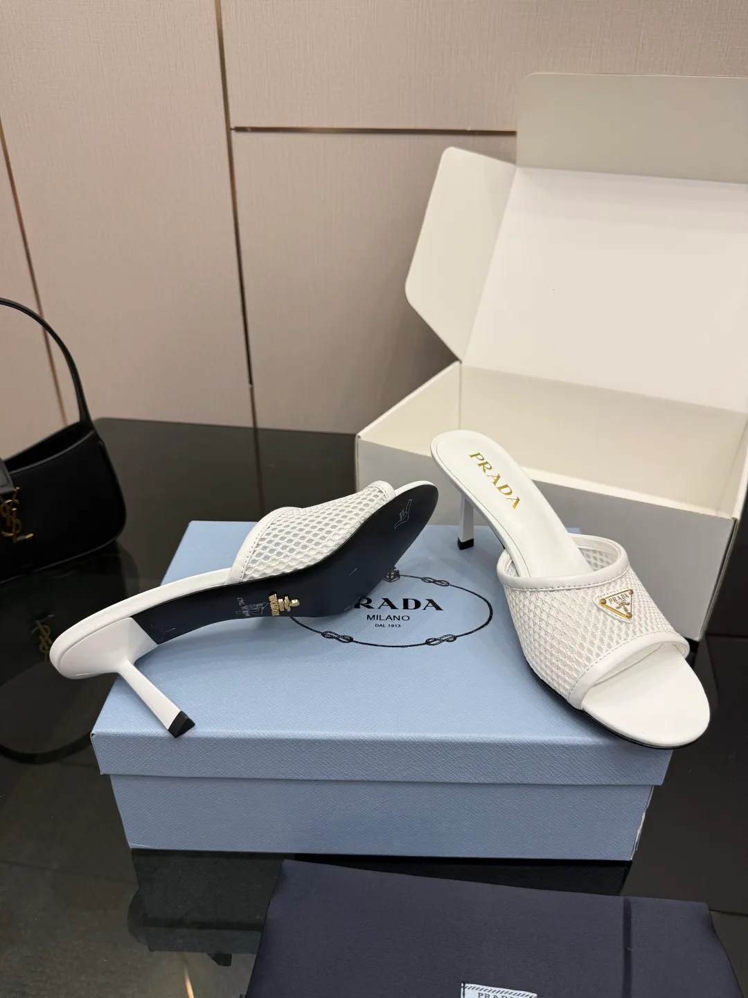 Босоножки Женские Prada 13461668