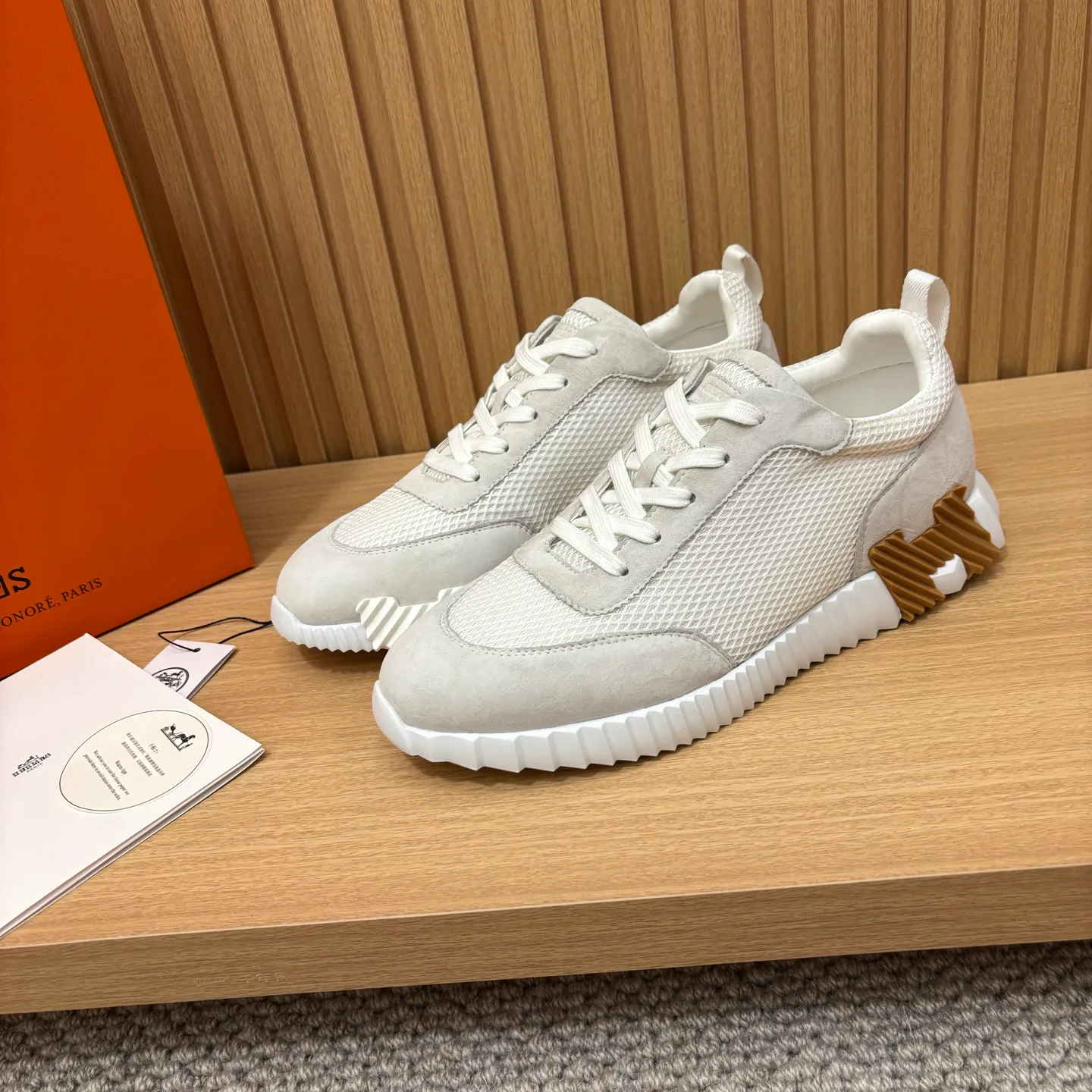 Кроссовки Женские Louis Vuitton 18438921