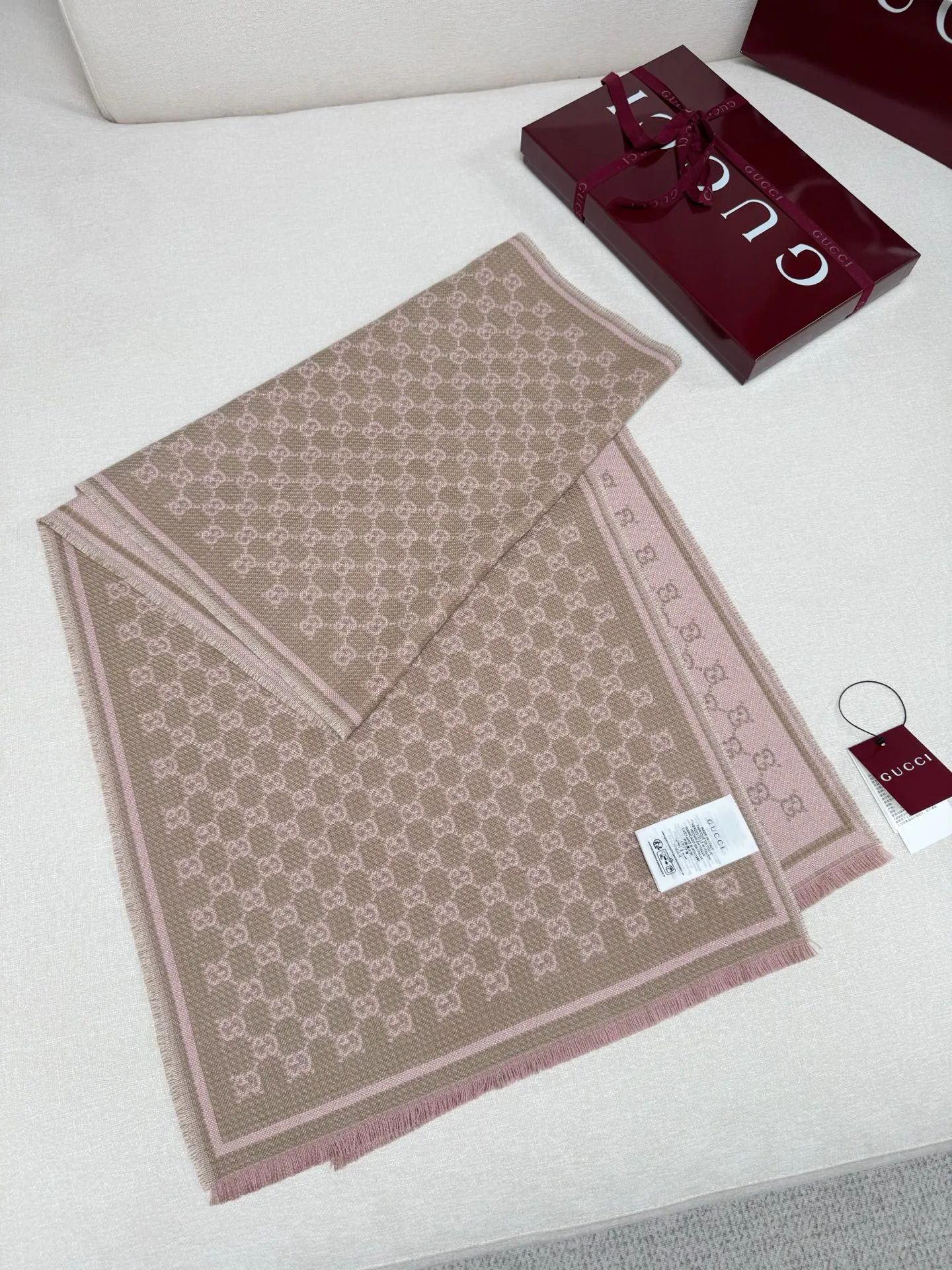 Шарфы Gucci 17992036