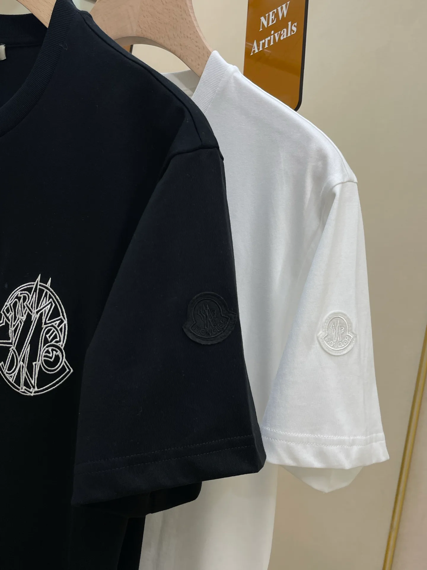Футболки Женские Moncler 11683003