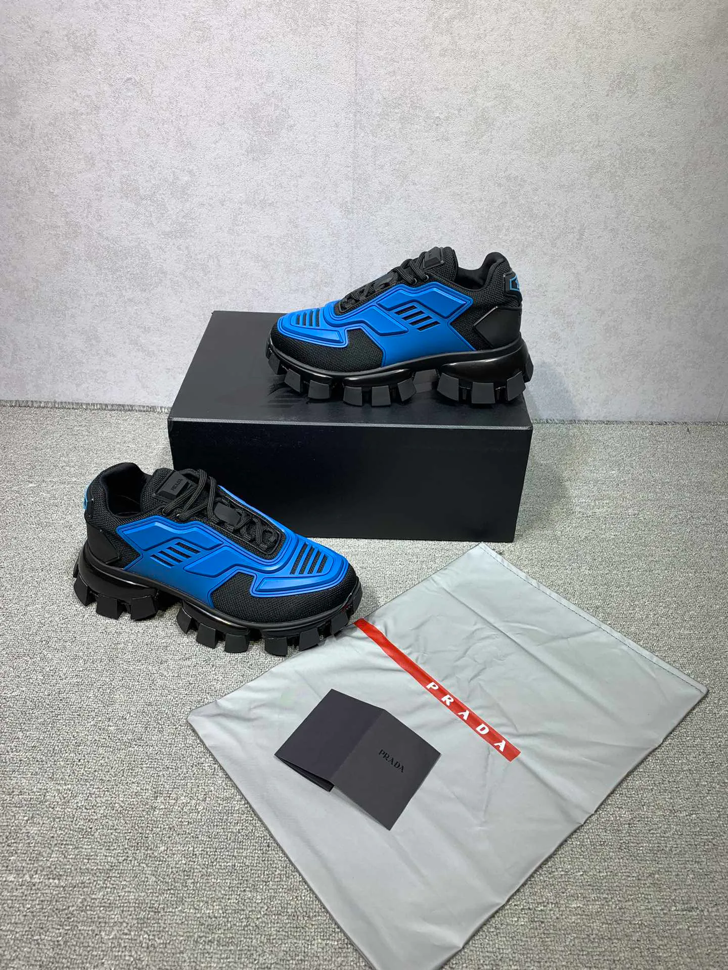 Кроссовки Женские Prada 28281