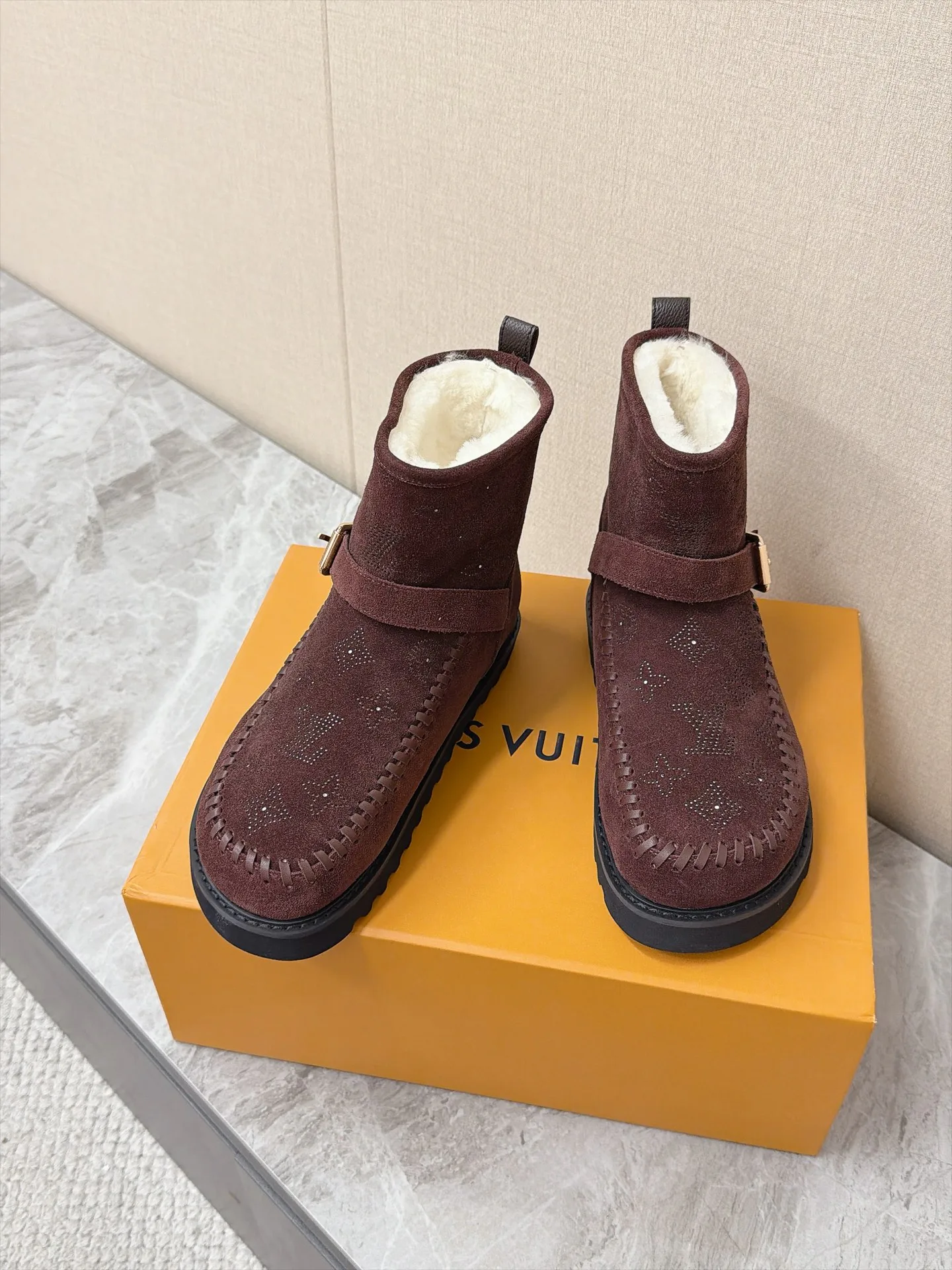 Угги Женские Louis Vuitton 19179055