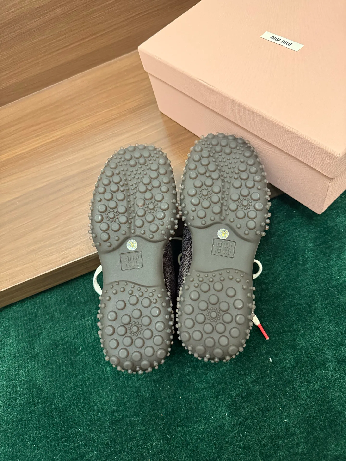 Кроссовки Женские Miu Miu 18042058