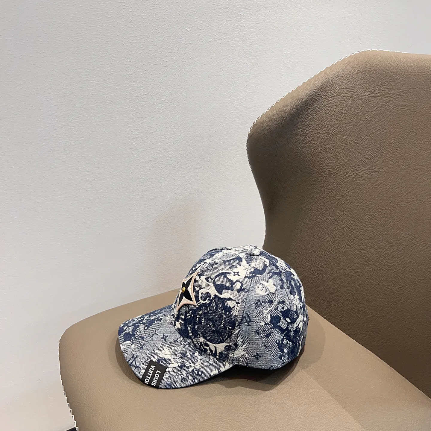 Головные Уборы Louis Vuitton 18875