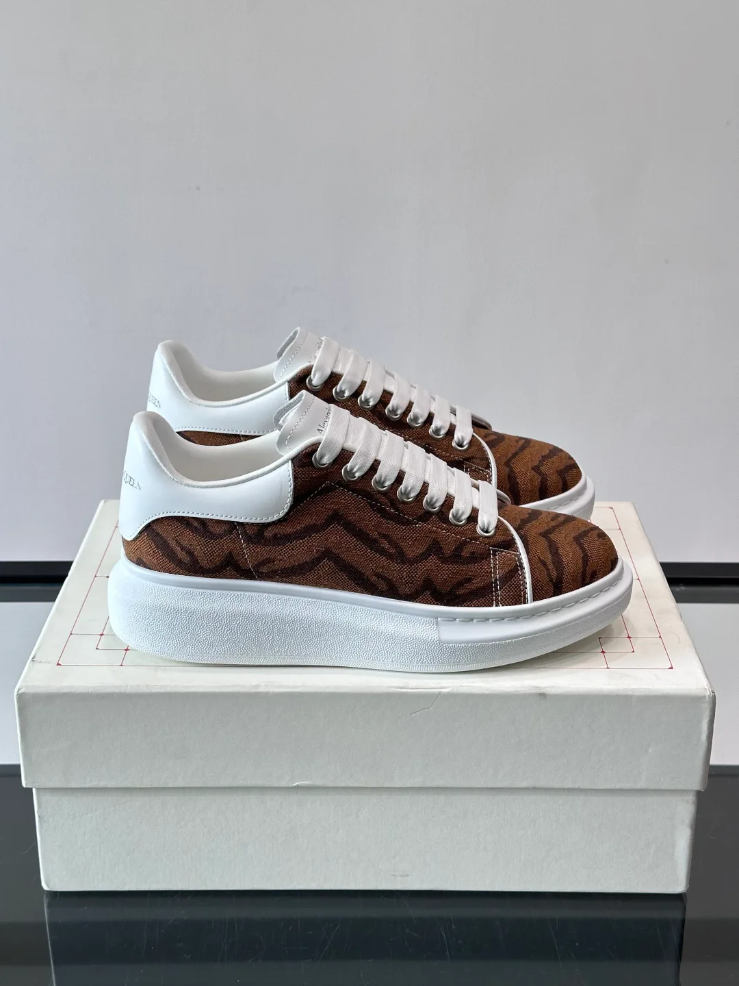 Кроссовки Женские Alexander Mcqueen 11170735