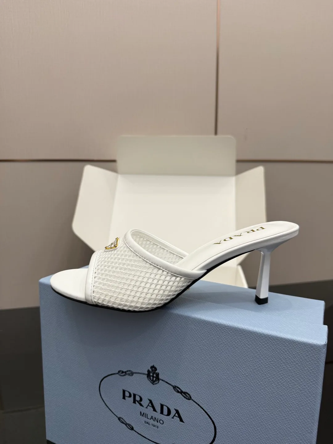 Босоножки Женские Prada 13461668