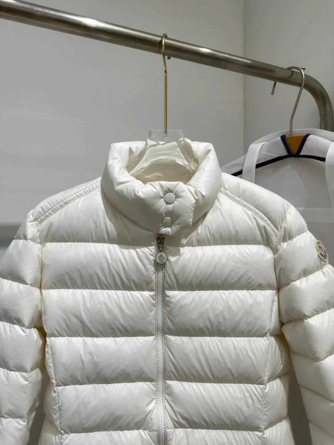 Куртки И Пуховики Женские Moncler 18690107