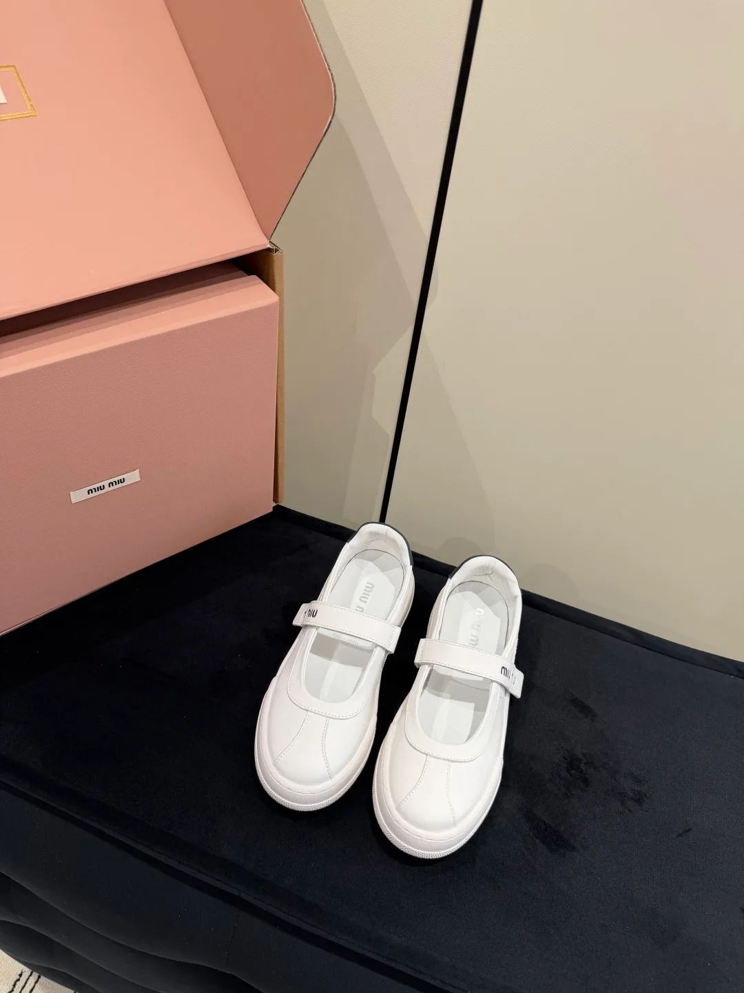 Кроссовки Женские Miu Miu 12674426