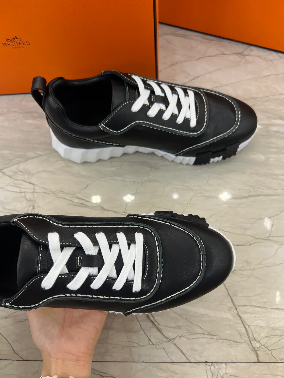 Кроссовки Женские Hermes 18679644