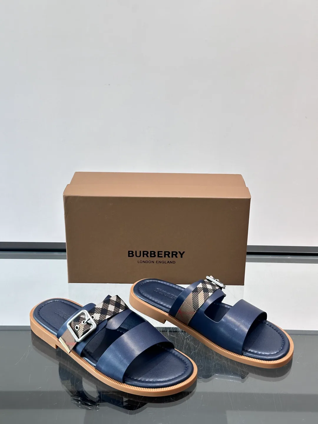 Сандалии Мужские Burberry 13546924