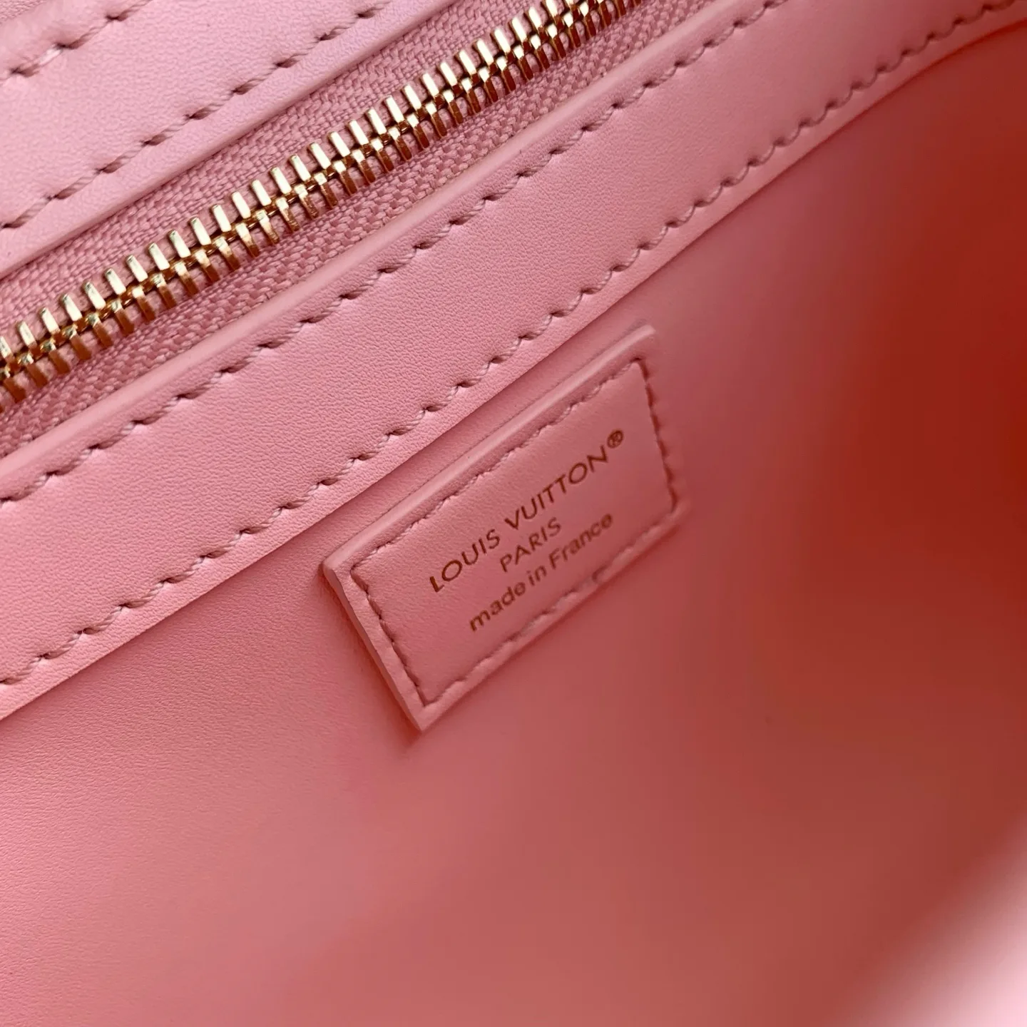 Классические Сумки Женские Louis Vuitton 18147578