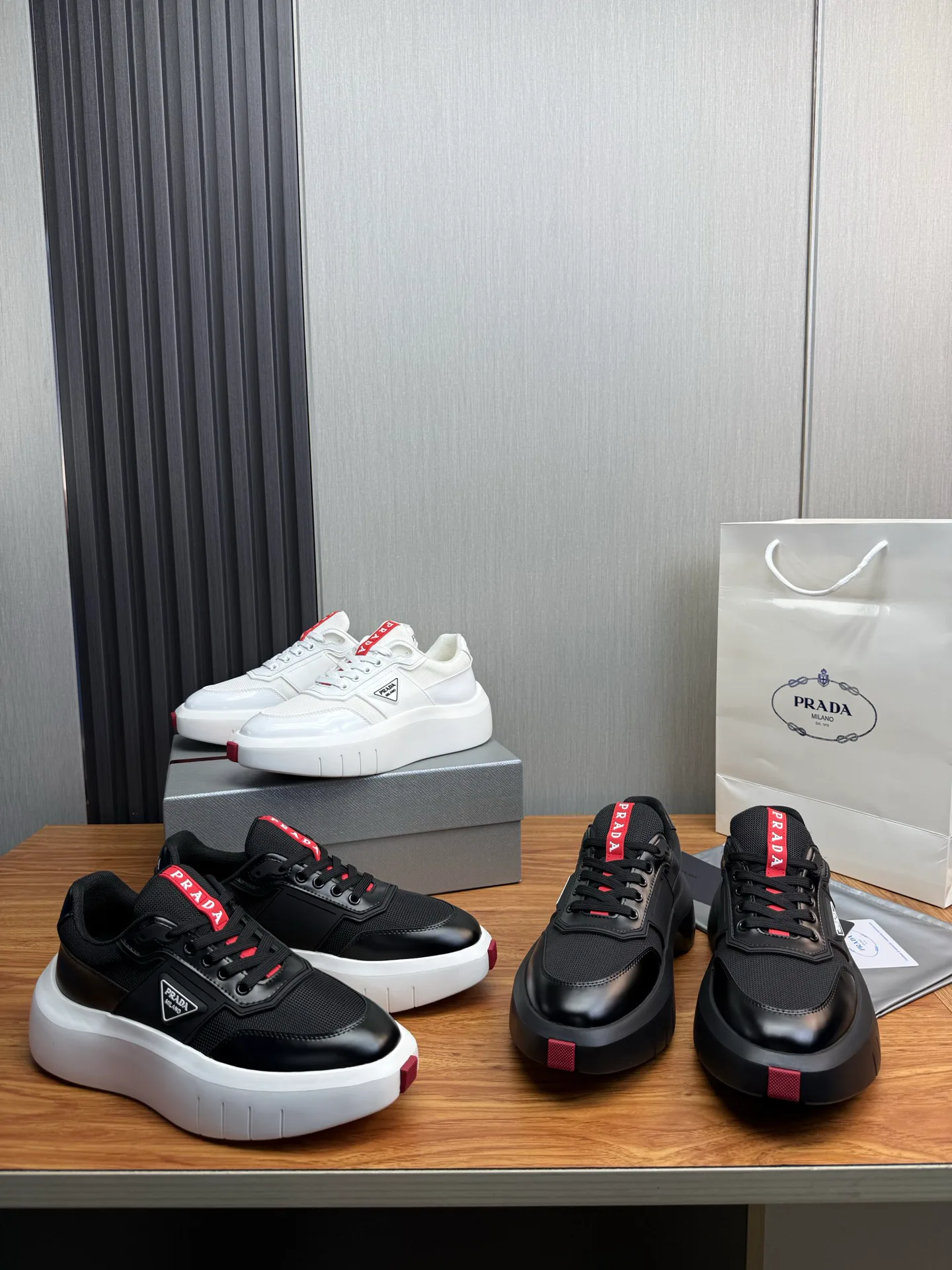 Кроссовки Мужские Prada 13537318