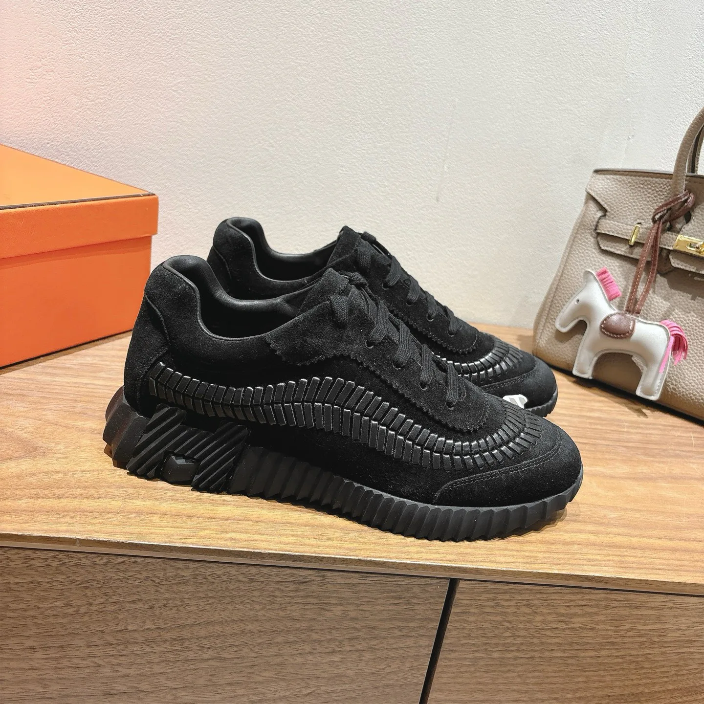 Кроссовки Женские Hermes 18729804