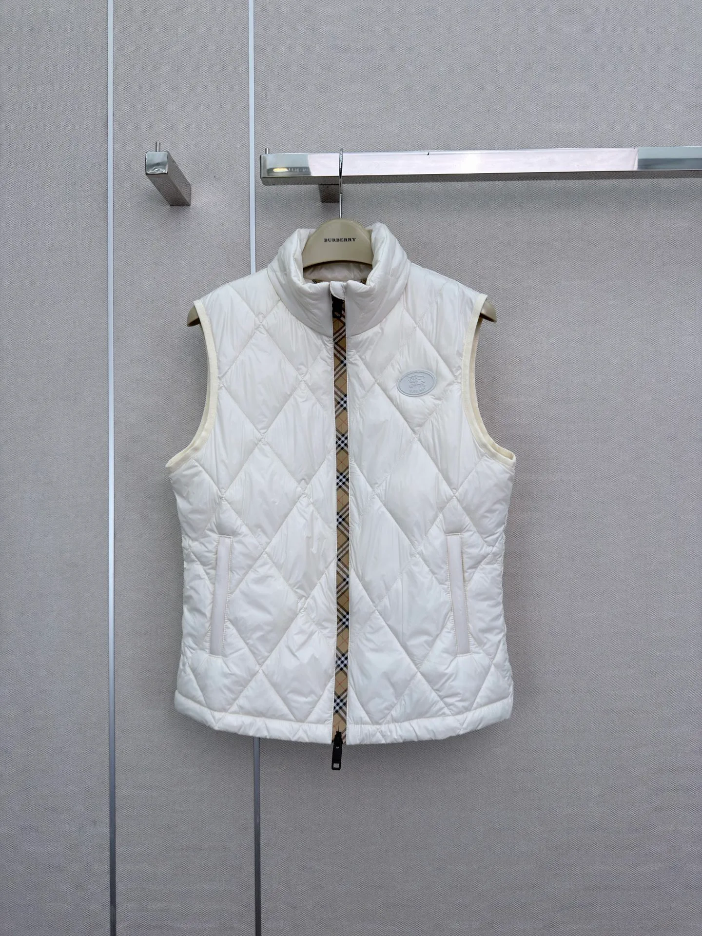 Жилеты Женские Burberry 18839029