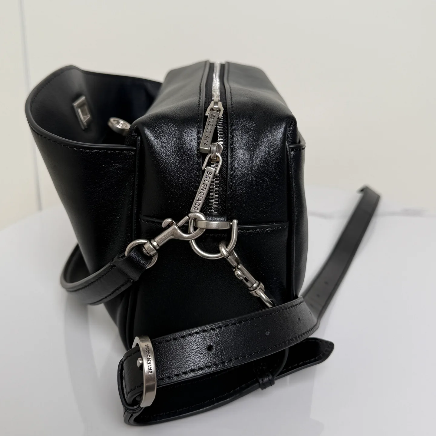 Сумки На Ремне Женские Balenciaga 1221084