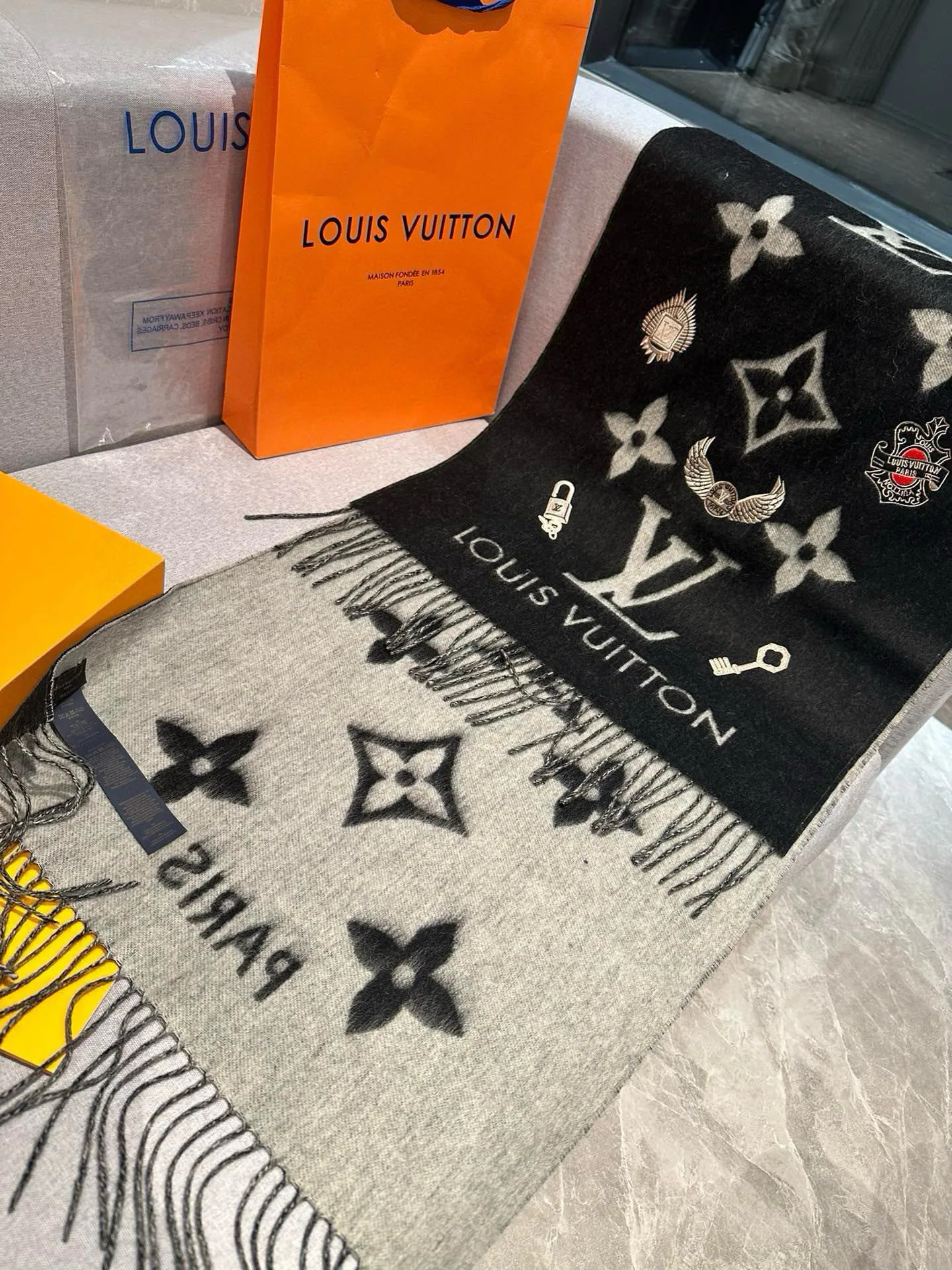 Шарфы Louis Vuitton 101124