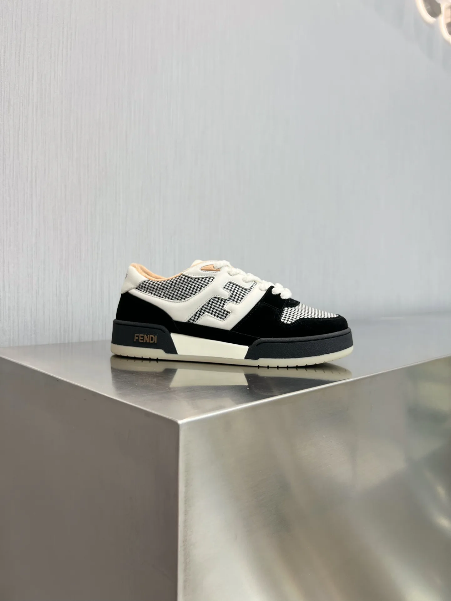 Кроссовки Женские Fendi 5959003