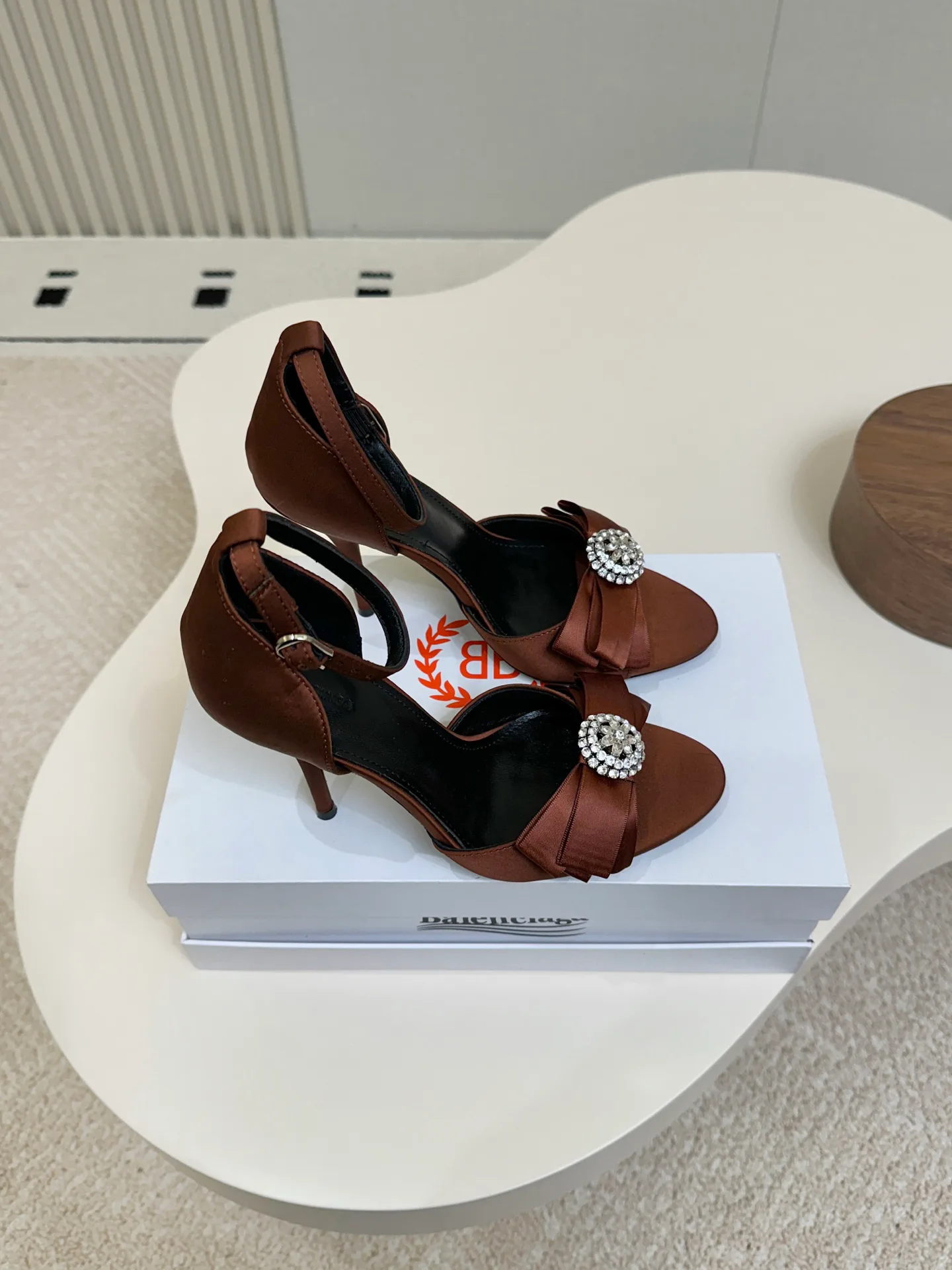 Босоножки Женские Balenciaga 18083172