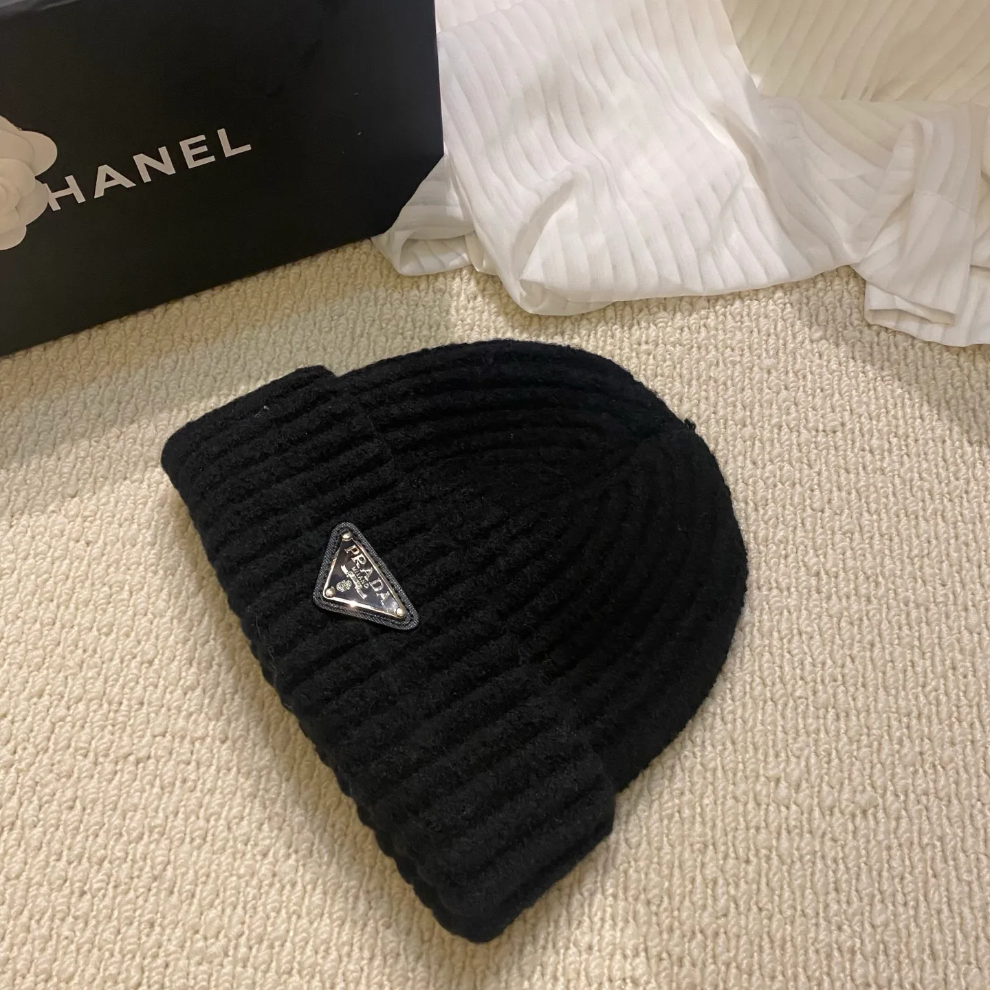 Головные Уборы Prada 18347158