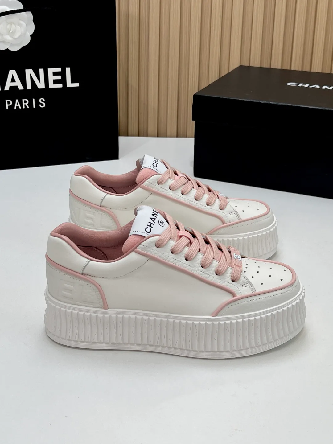 Кроссовки Женские Chanel 18367097