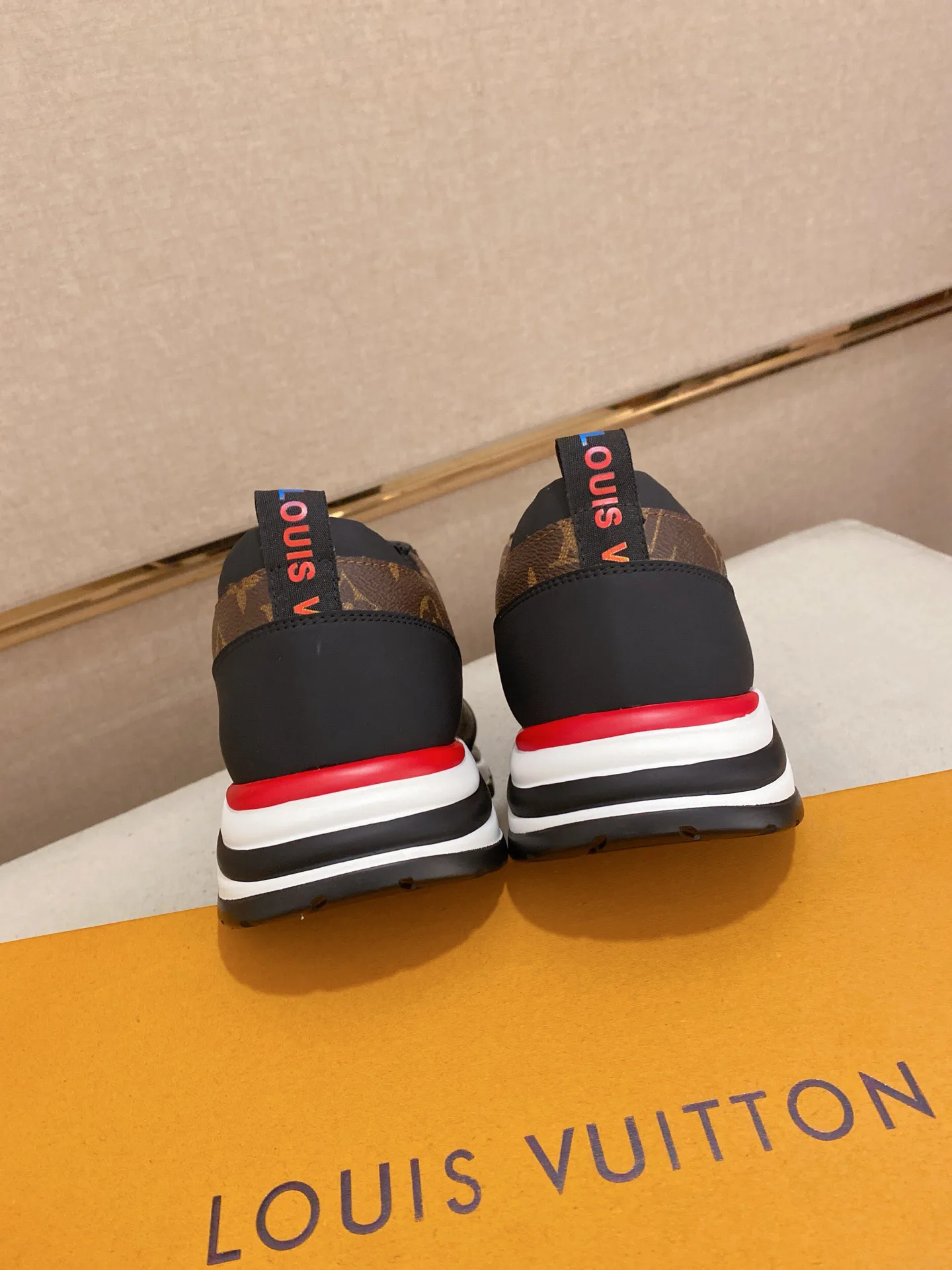 Кроссовки Мужские Louis Vuitton 588002