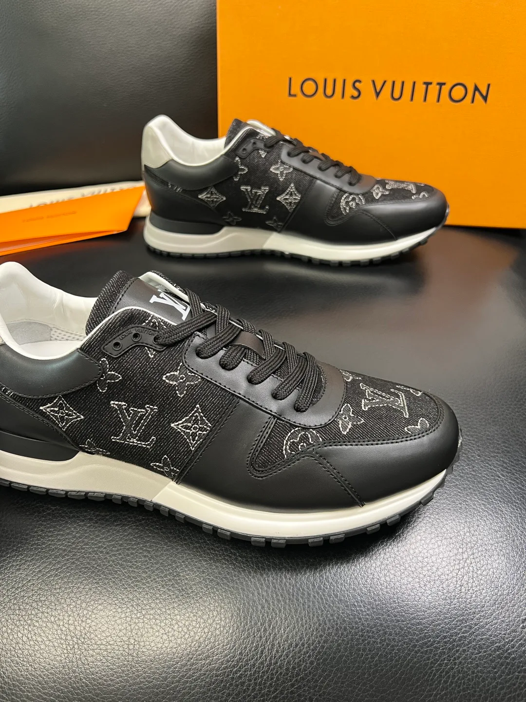 Кроссовки Мужские Louis Vuitton 1498270