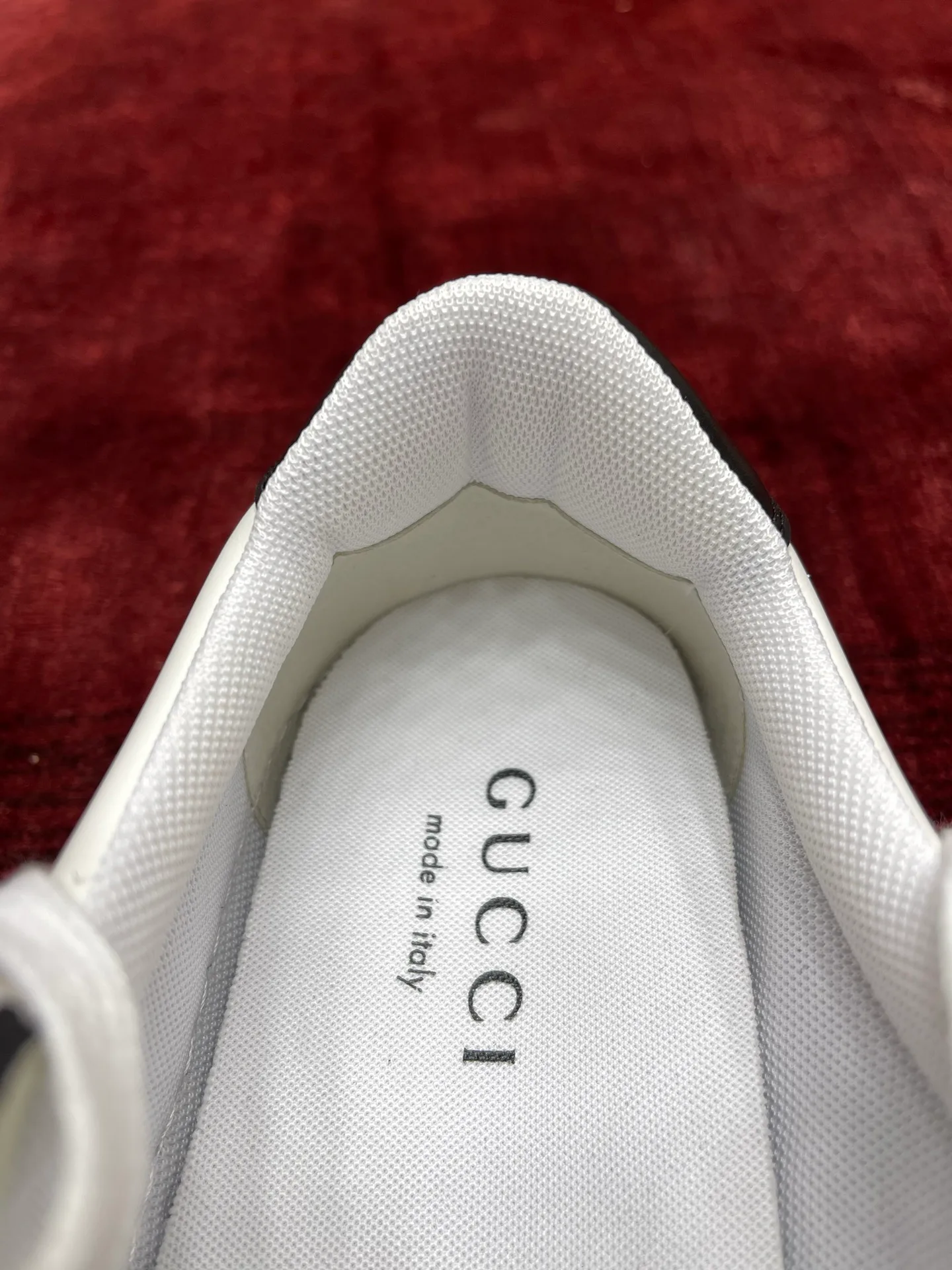 Кроссовки Женские Gucci 18995278