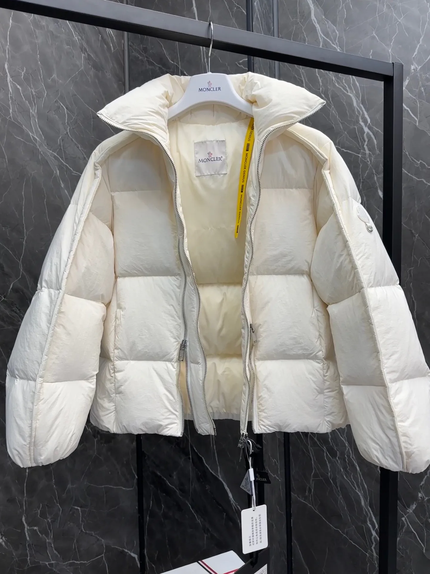 Куртки И Пуховики Женские Moncler 19322720
