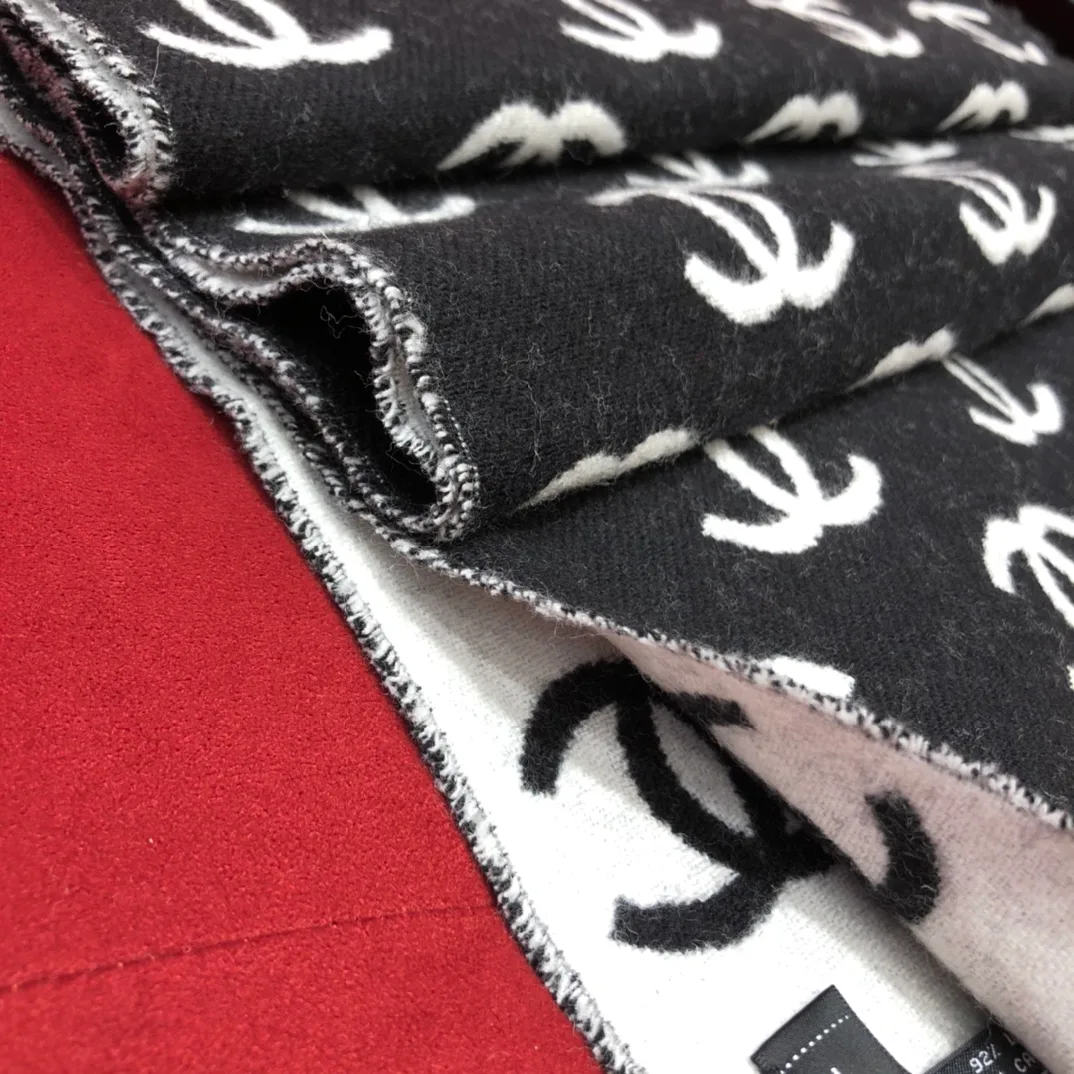 Шарфы Chanel 11613565