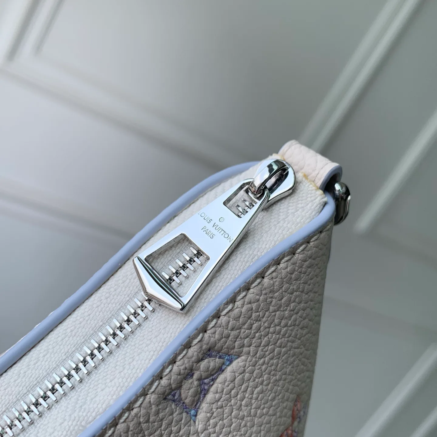 Классические Сумки Женские Louis Vuitton 18147485