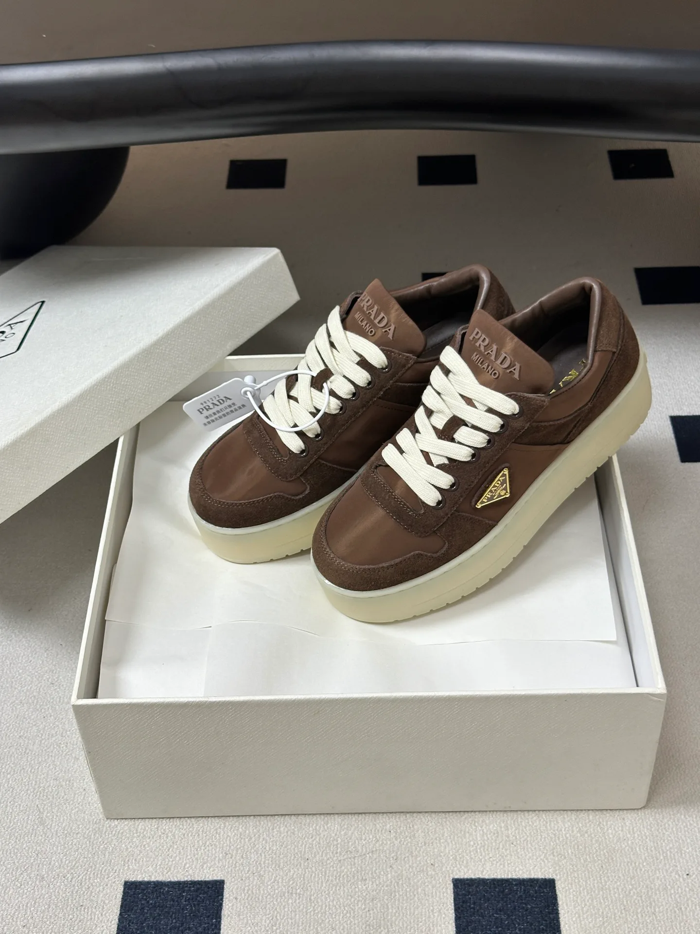 Кроссовки Женские Prada 18041555