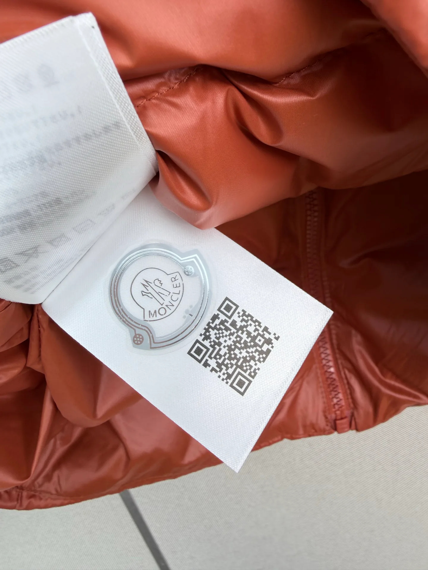 Куртки И Пуховики Женские Moncler 18501658