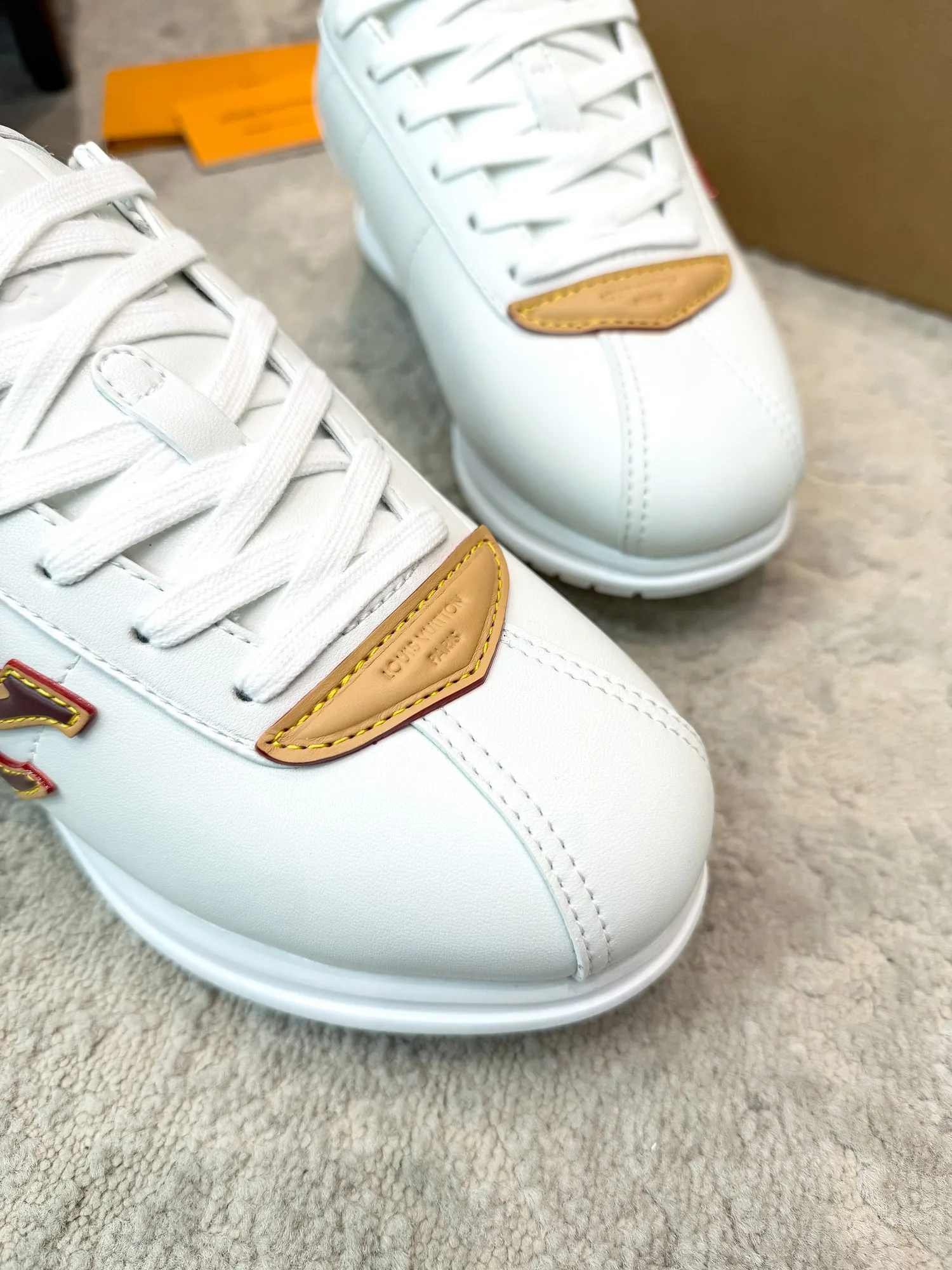 Кроссовки Женские Louis Vuitton 9158846