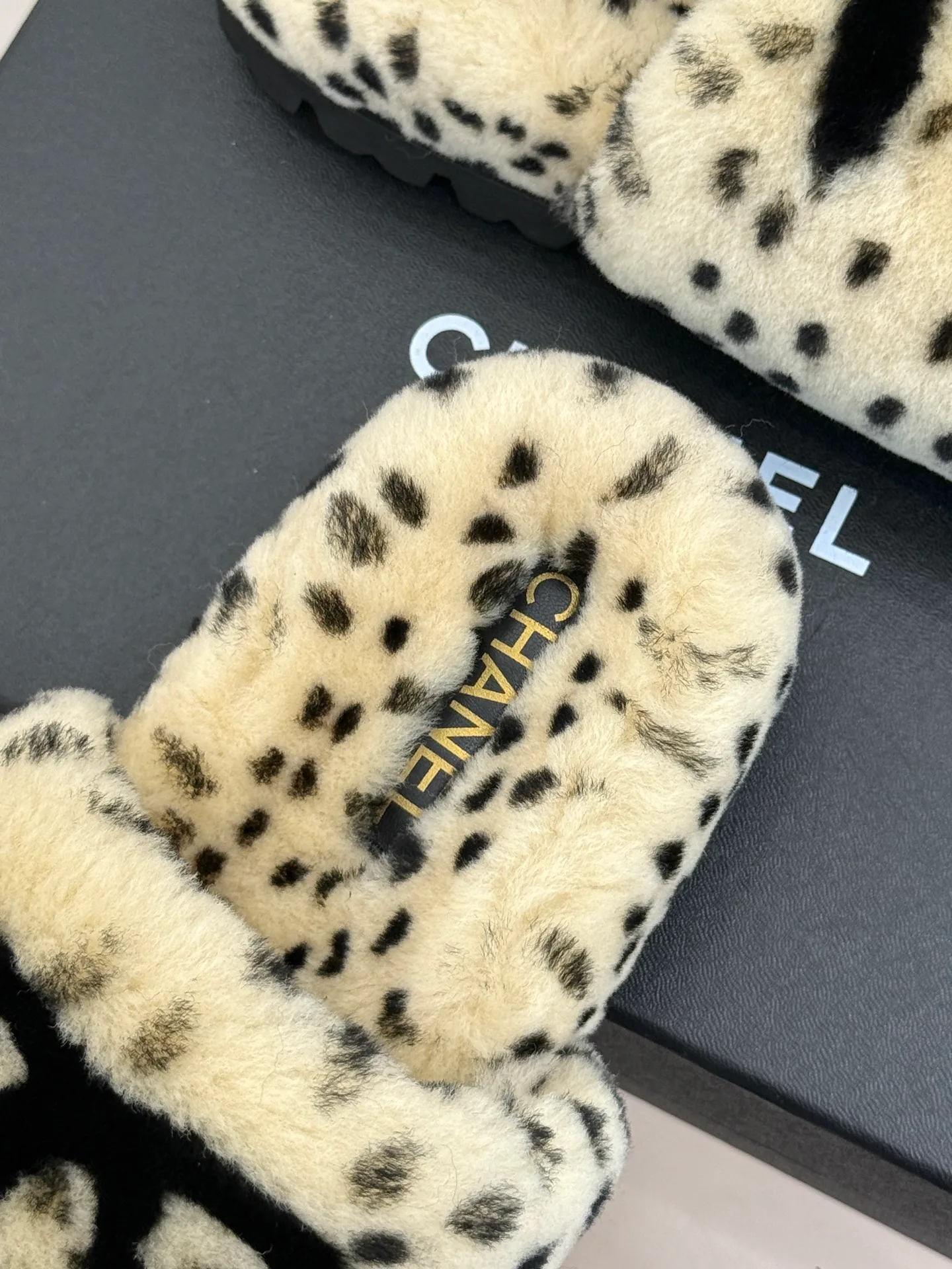 Тапочки Женские Chanel 18702871