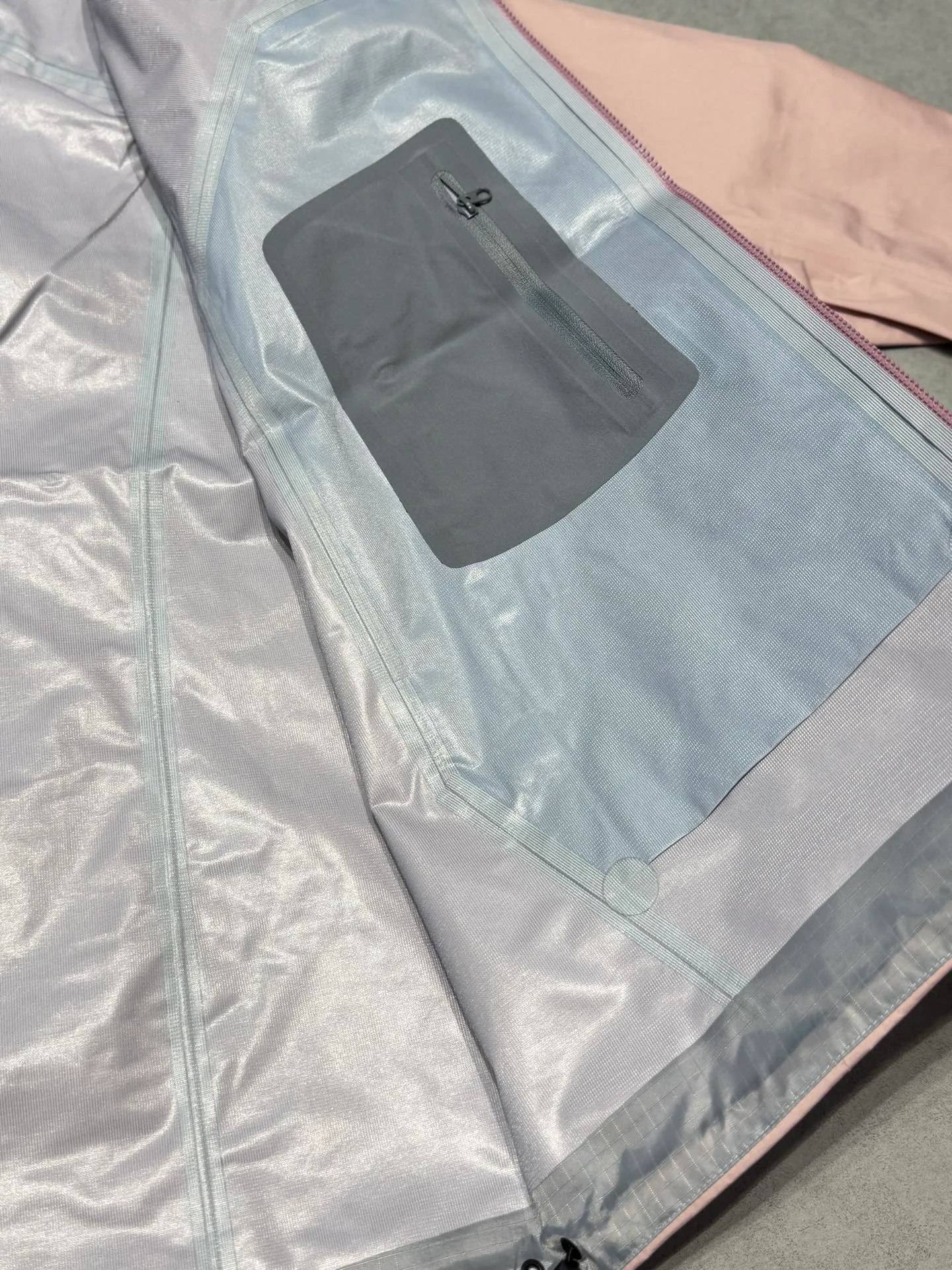 Куртки И Пуховики Женские Arcteryx 18694571